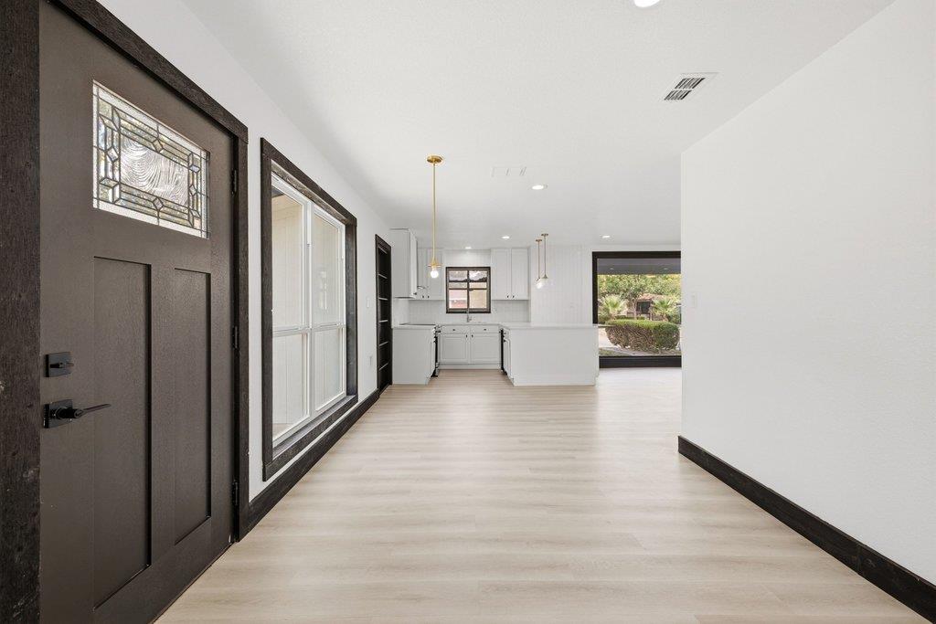 606  Barbara Dr, photo 8