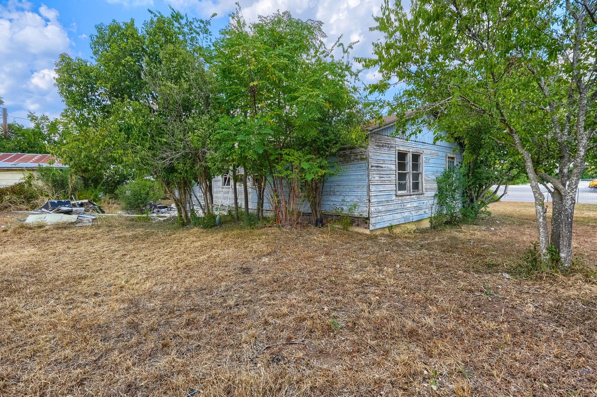 2212  Hunter Rd, photo 3