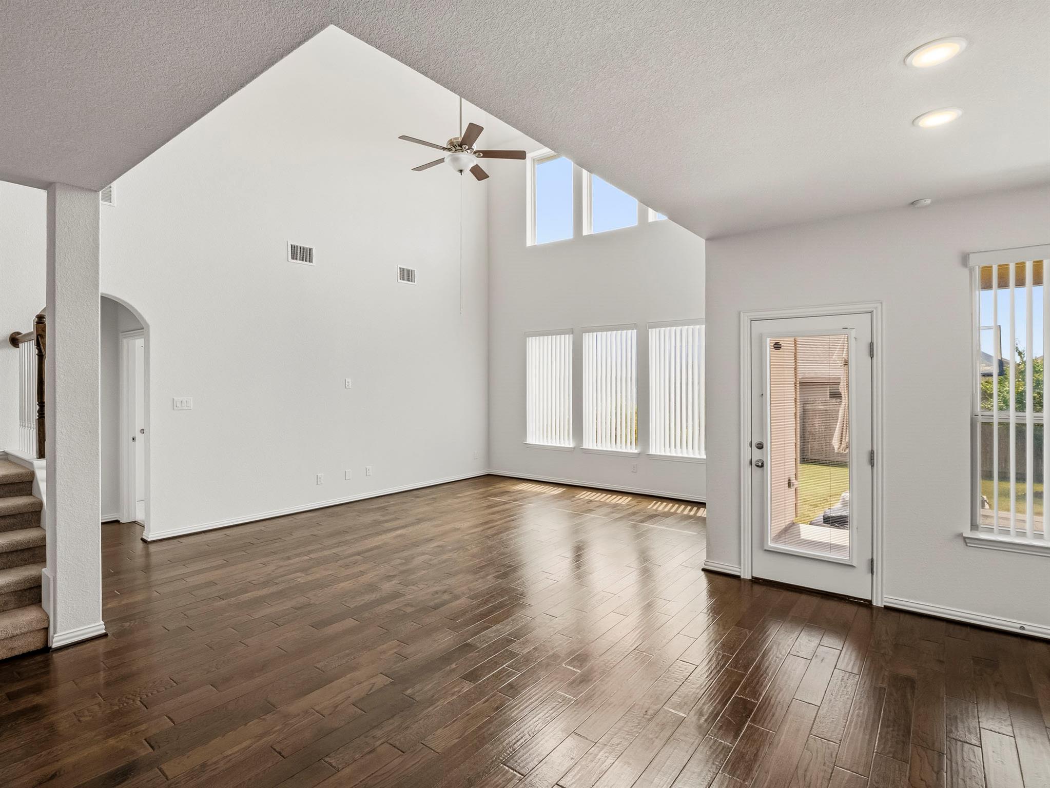 3901  Eland Dr, photo 6