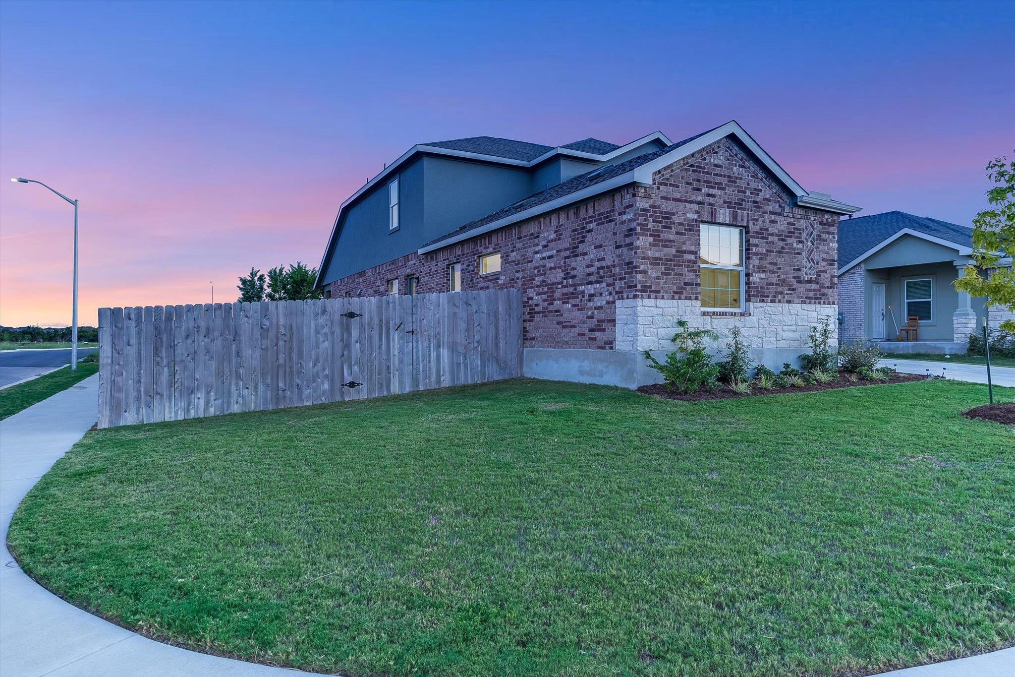 1948  Gilmer Way, photo 2