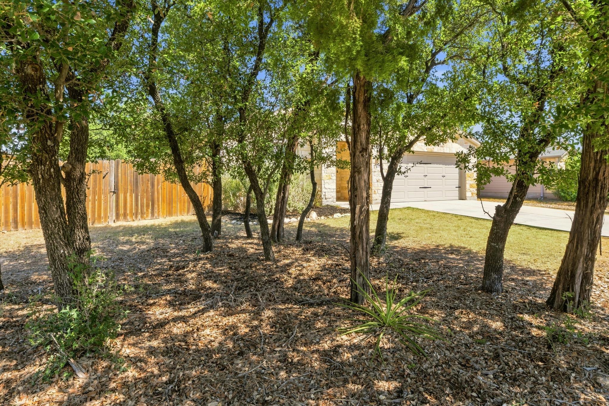 21720  Crystal Way, photo 2