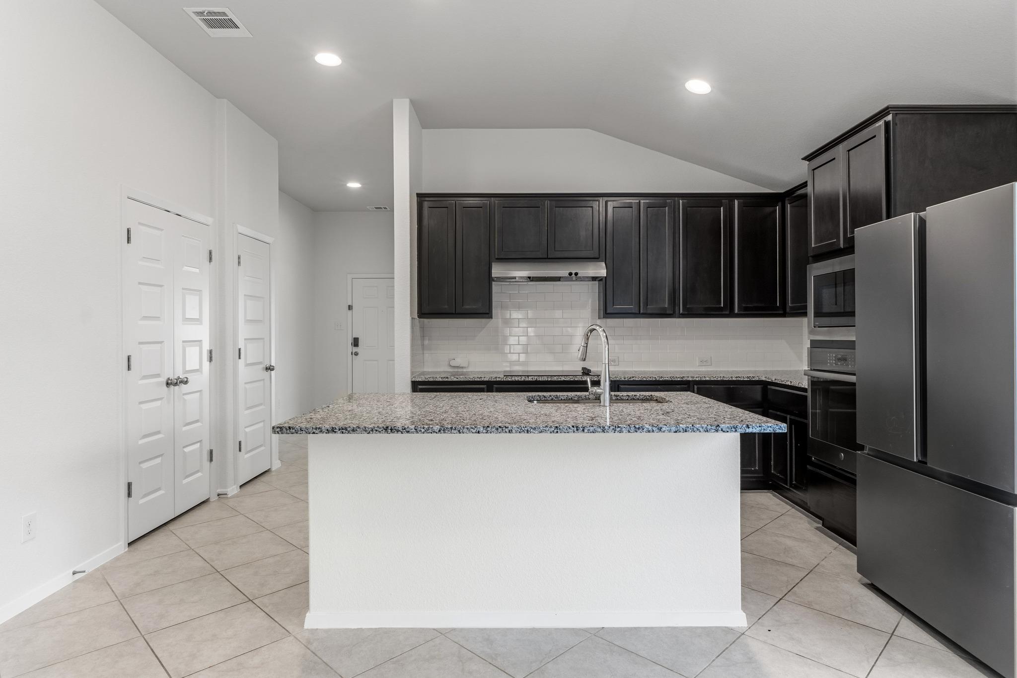 21720  Crystal Way, photo 10