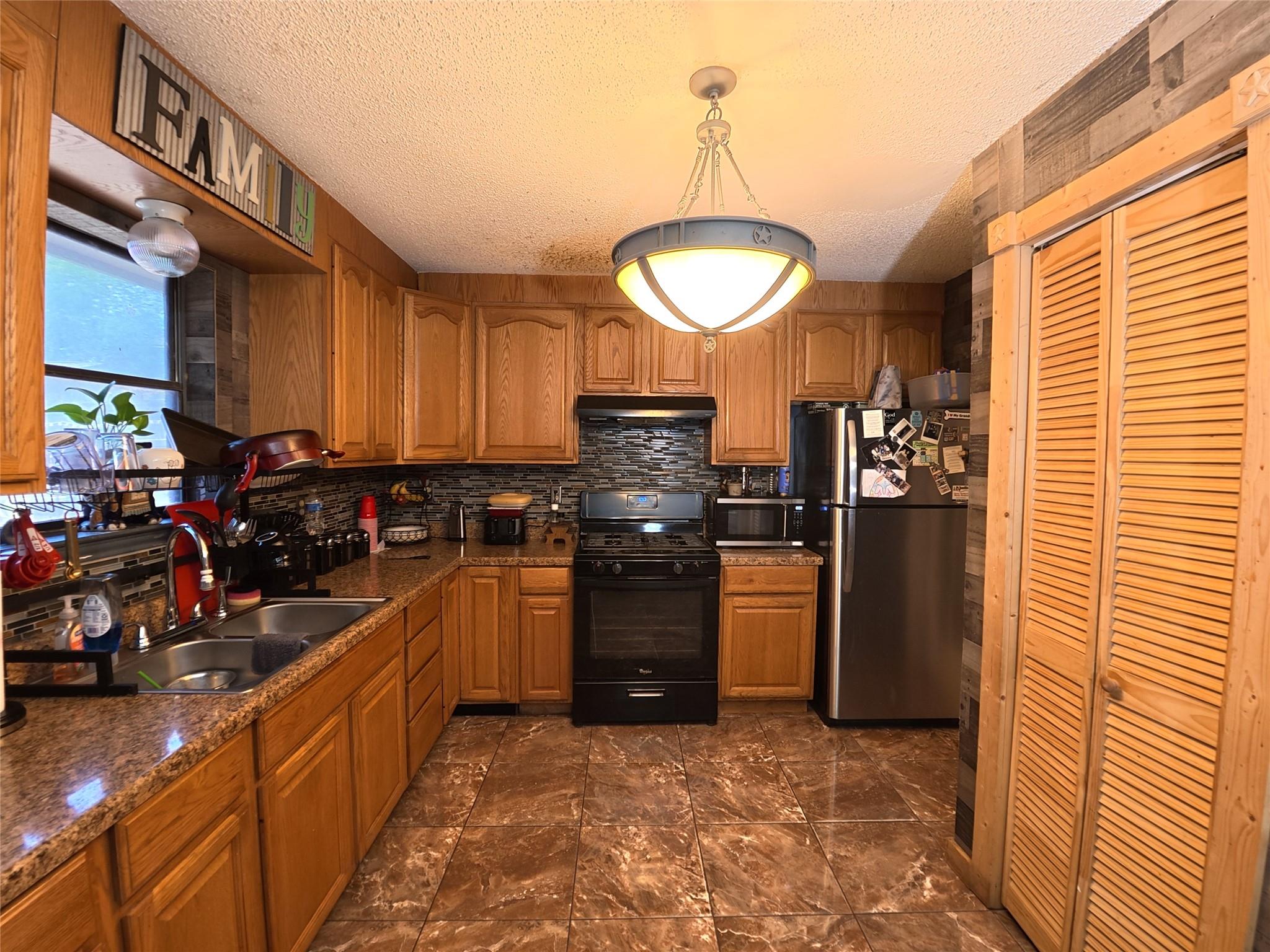 4808  Brook Crest Rd, photo 2