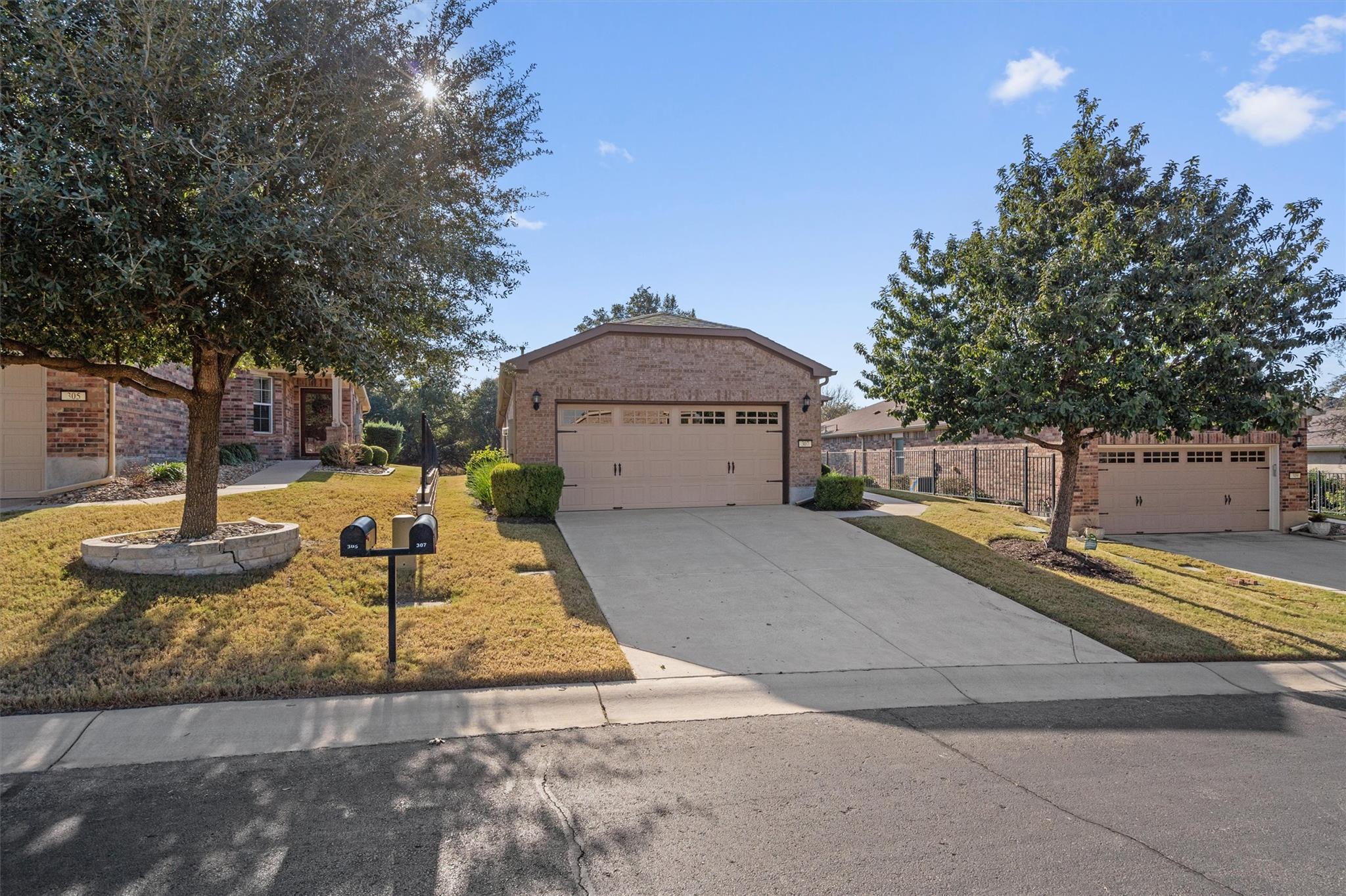 307  Kickapoo Creek Ln, photo 2