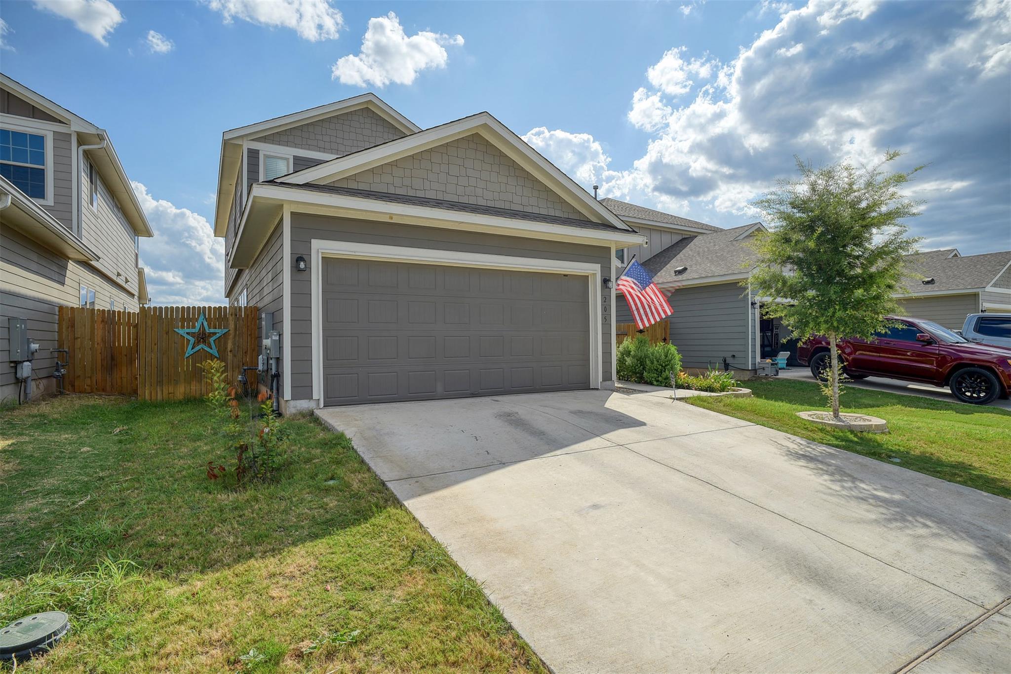 205  Driftwood Ln, photo 3
