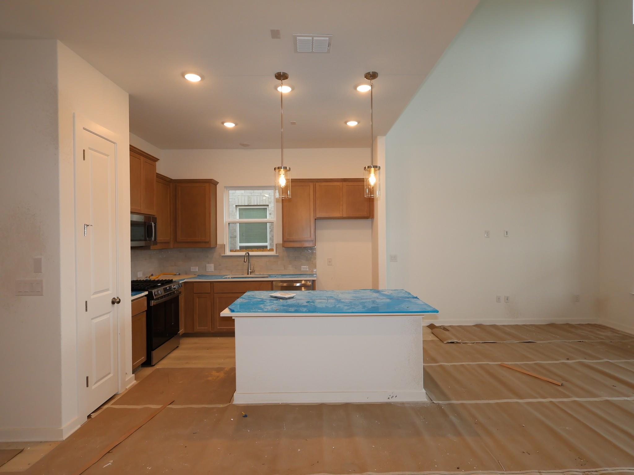 836  Corvallis Dr, photo 3