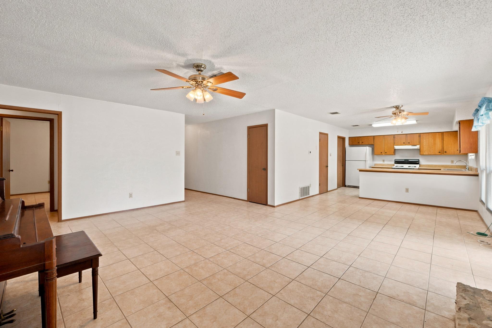 3102  Jeanne Marie Ct, photo 3