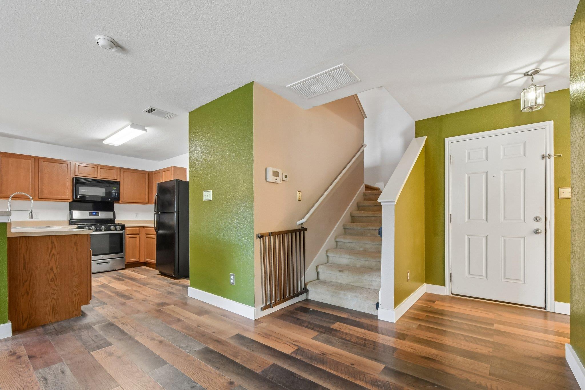 263  Quarter Ave, photo 4