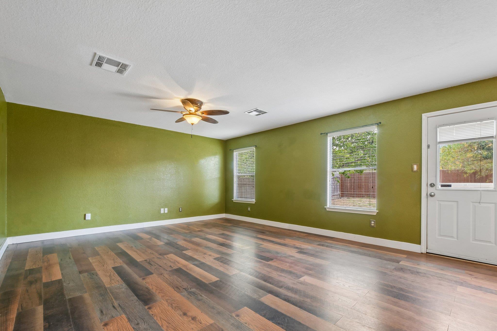 263  Quarter Ave, photo 6