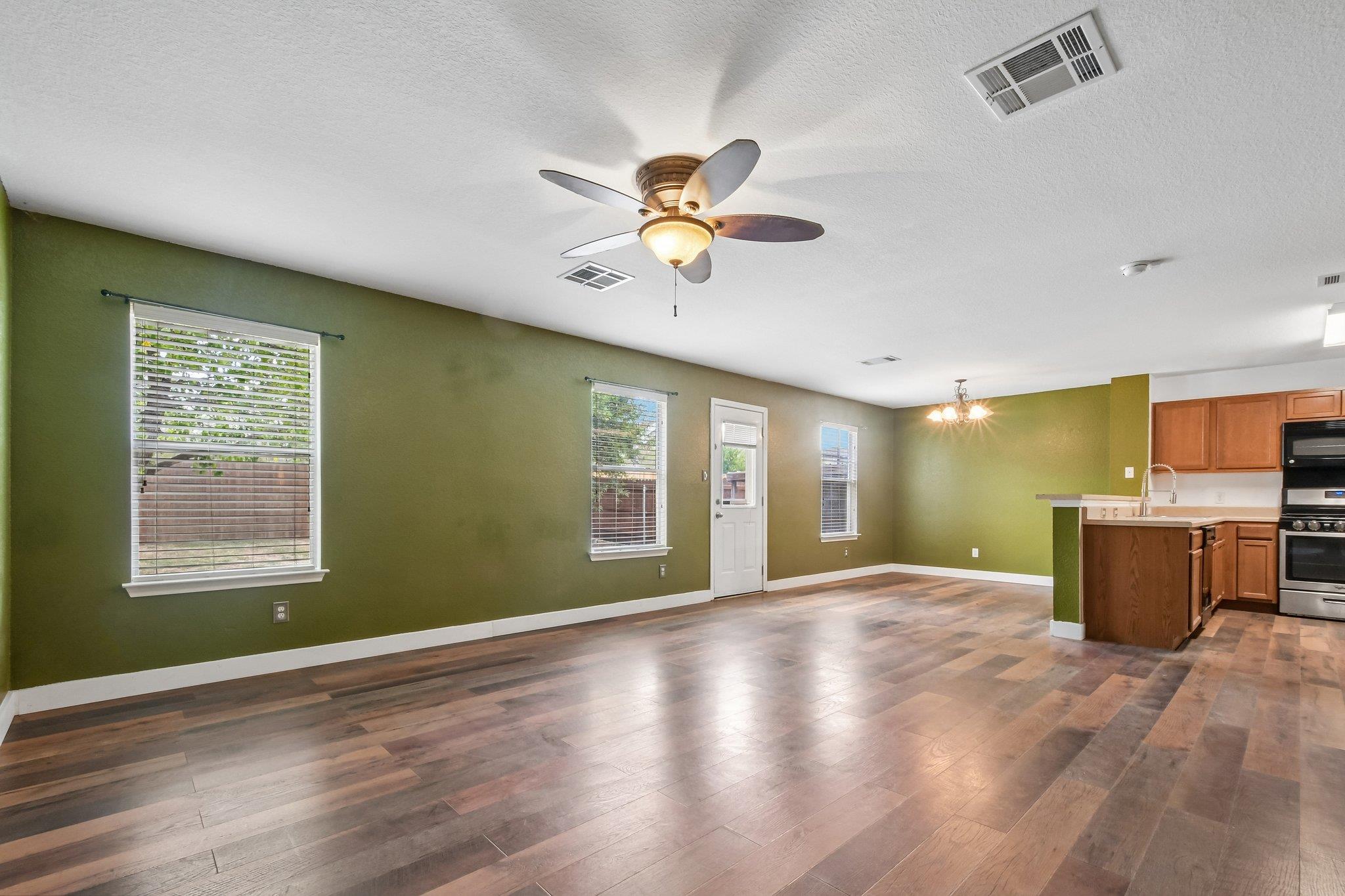 263  Quarter Ave, photo 9