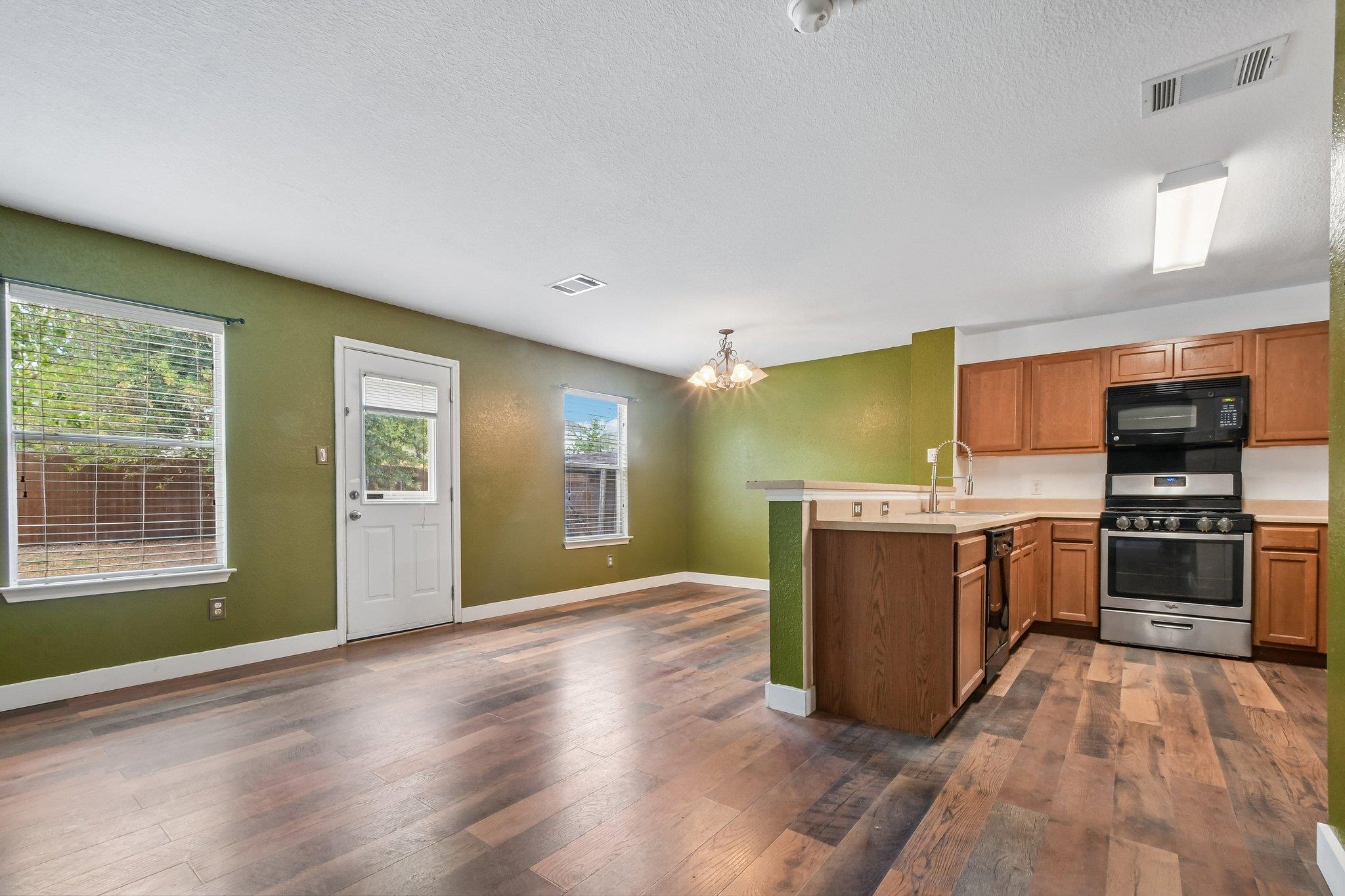 263  Quarter Ave, photo 10