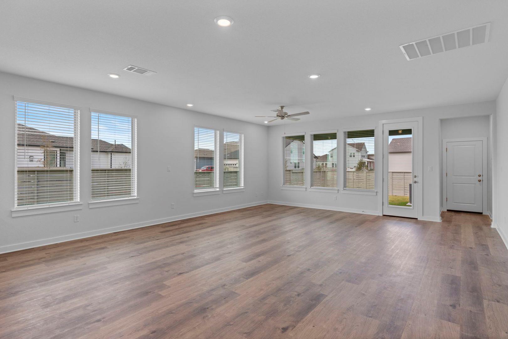 157  Adelton Blvd, photo 5