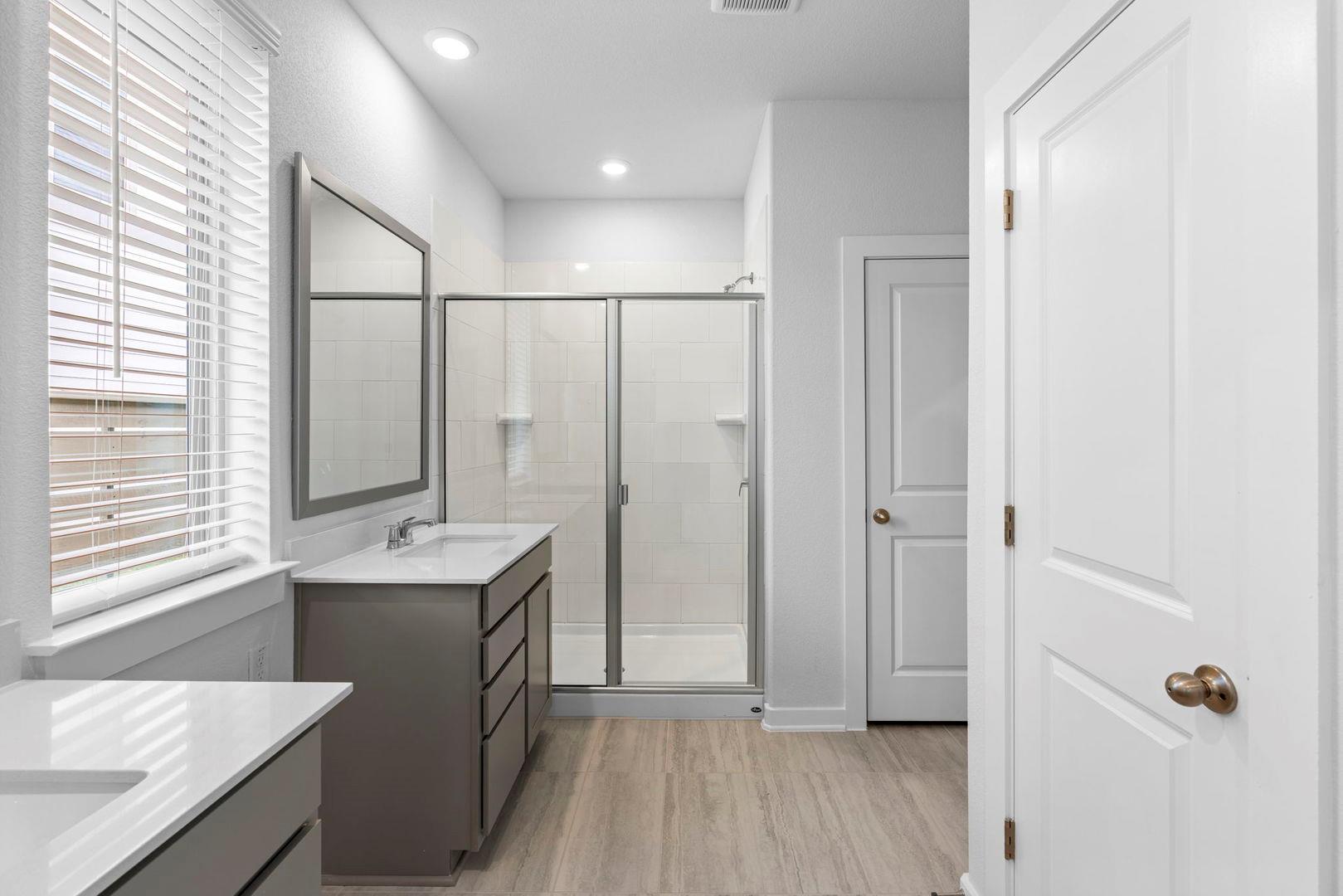 157  Adelton Blvd, photo 8