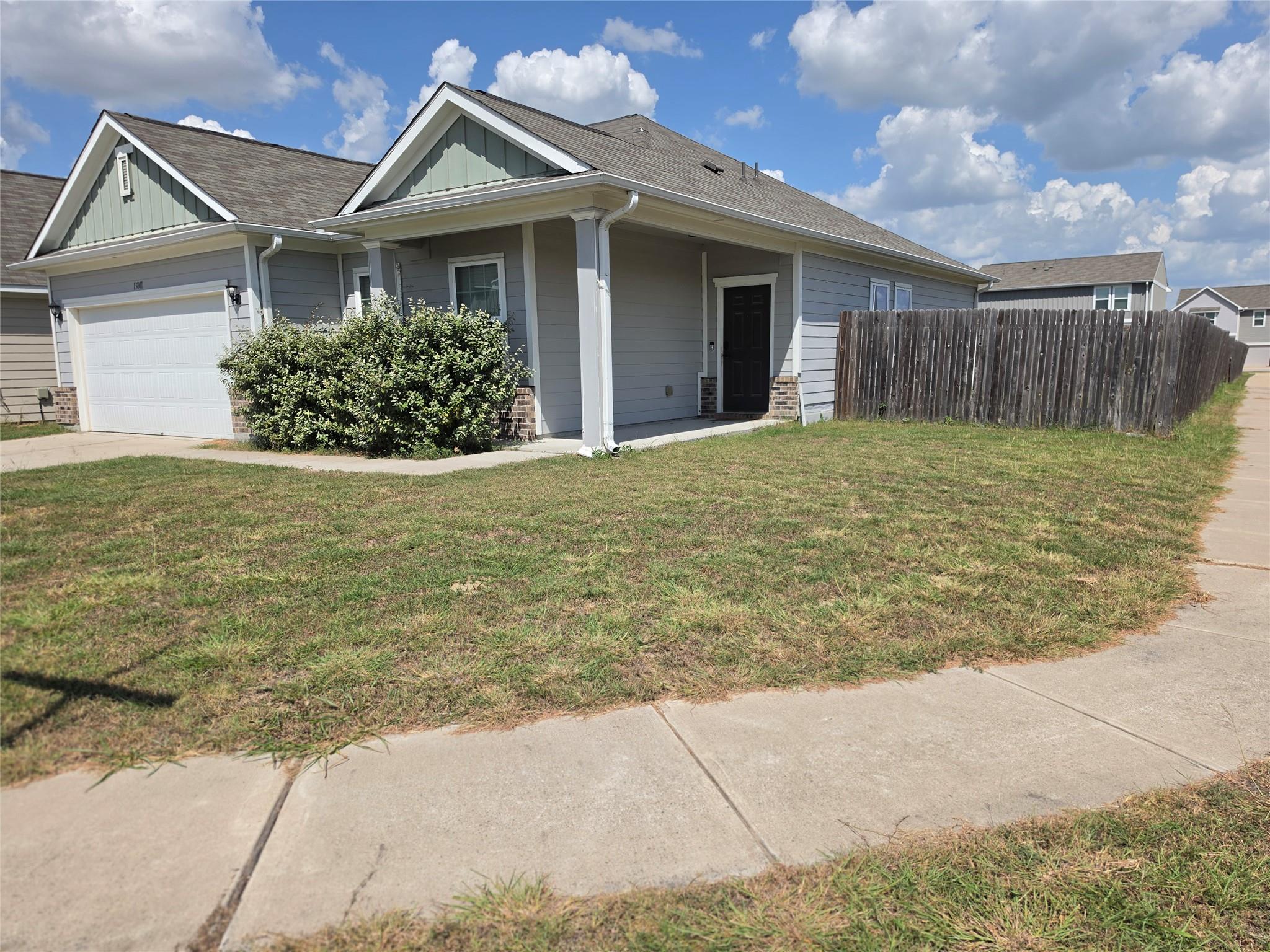 13801  Mark Christopher Way, photo 2
