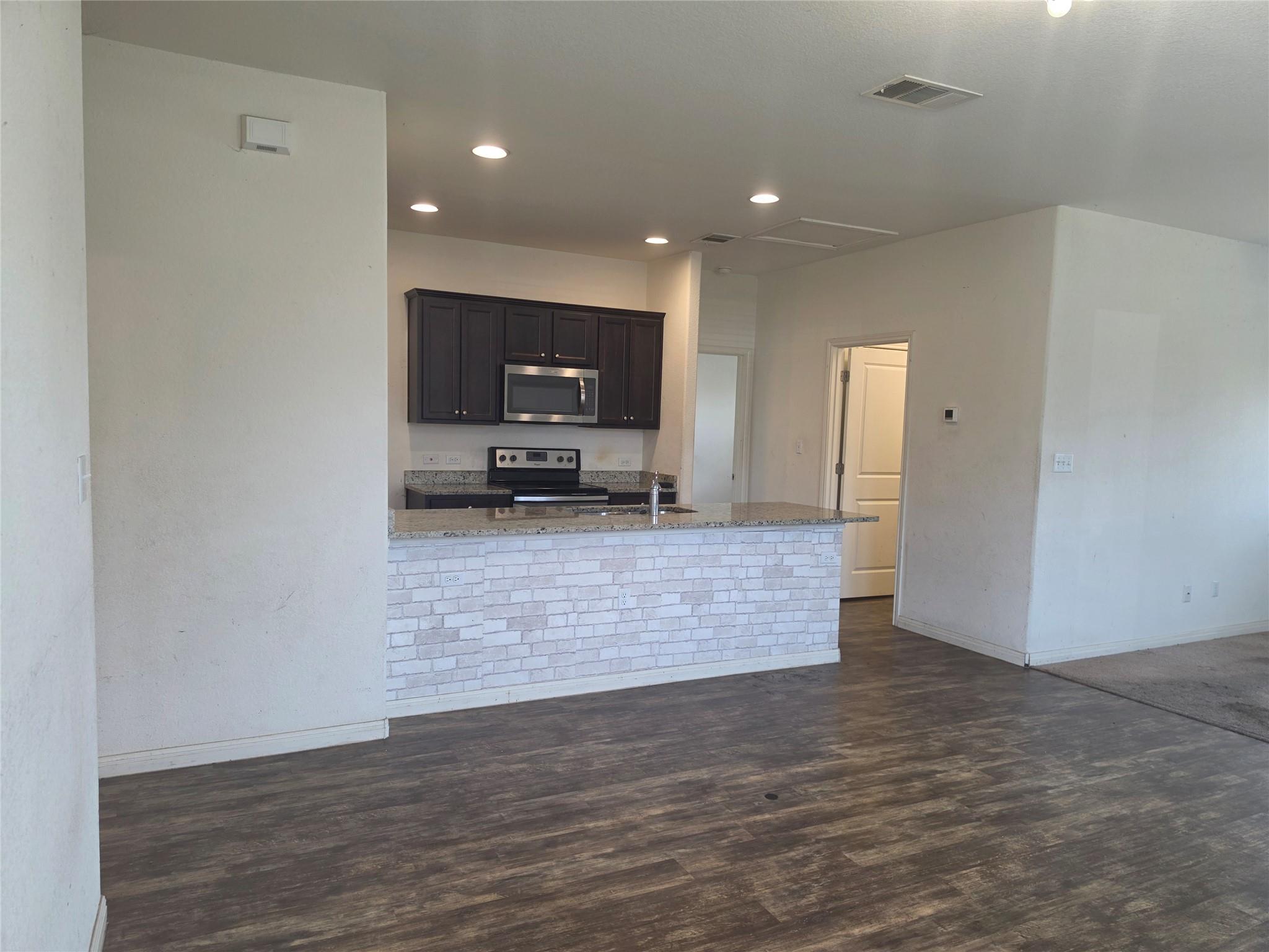 13801  Mark Christopher Way, photo 3