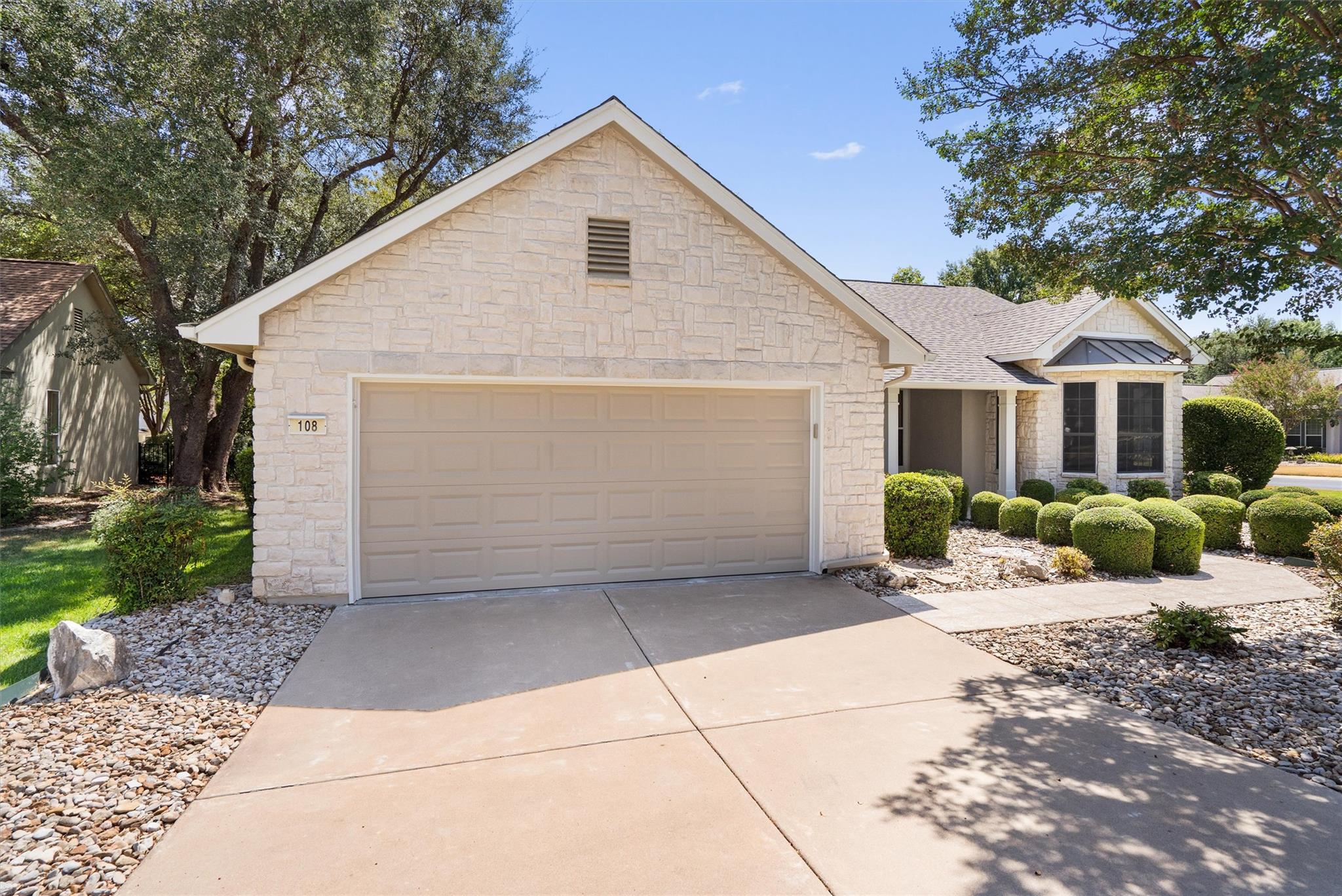 108  Cattle Trail Way, photo 2