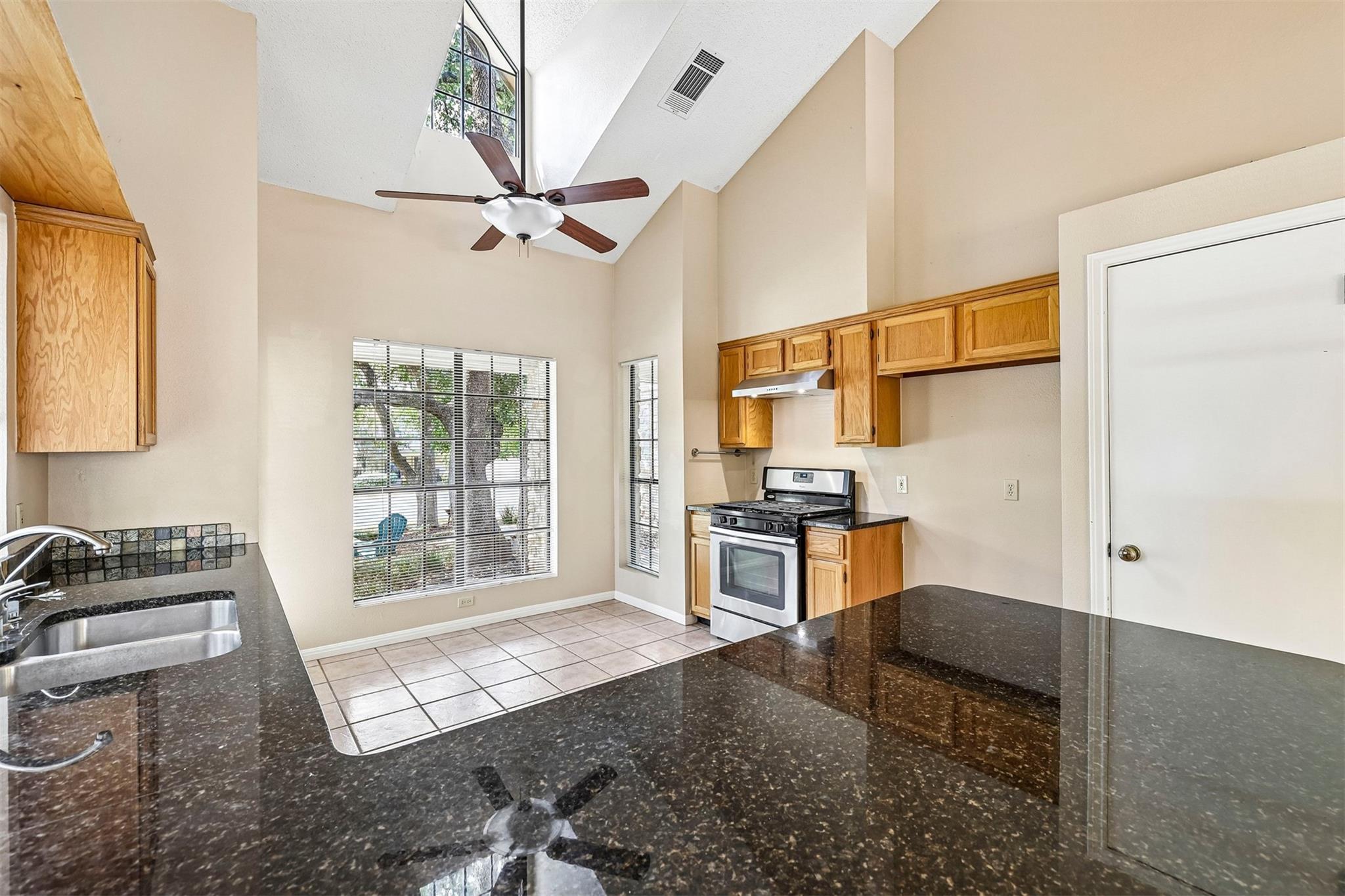 8302  Racine Trl, photo 8