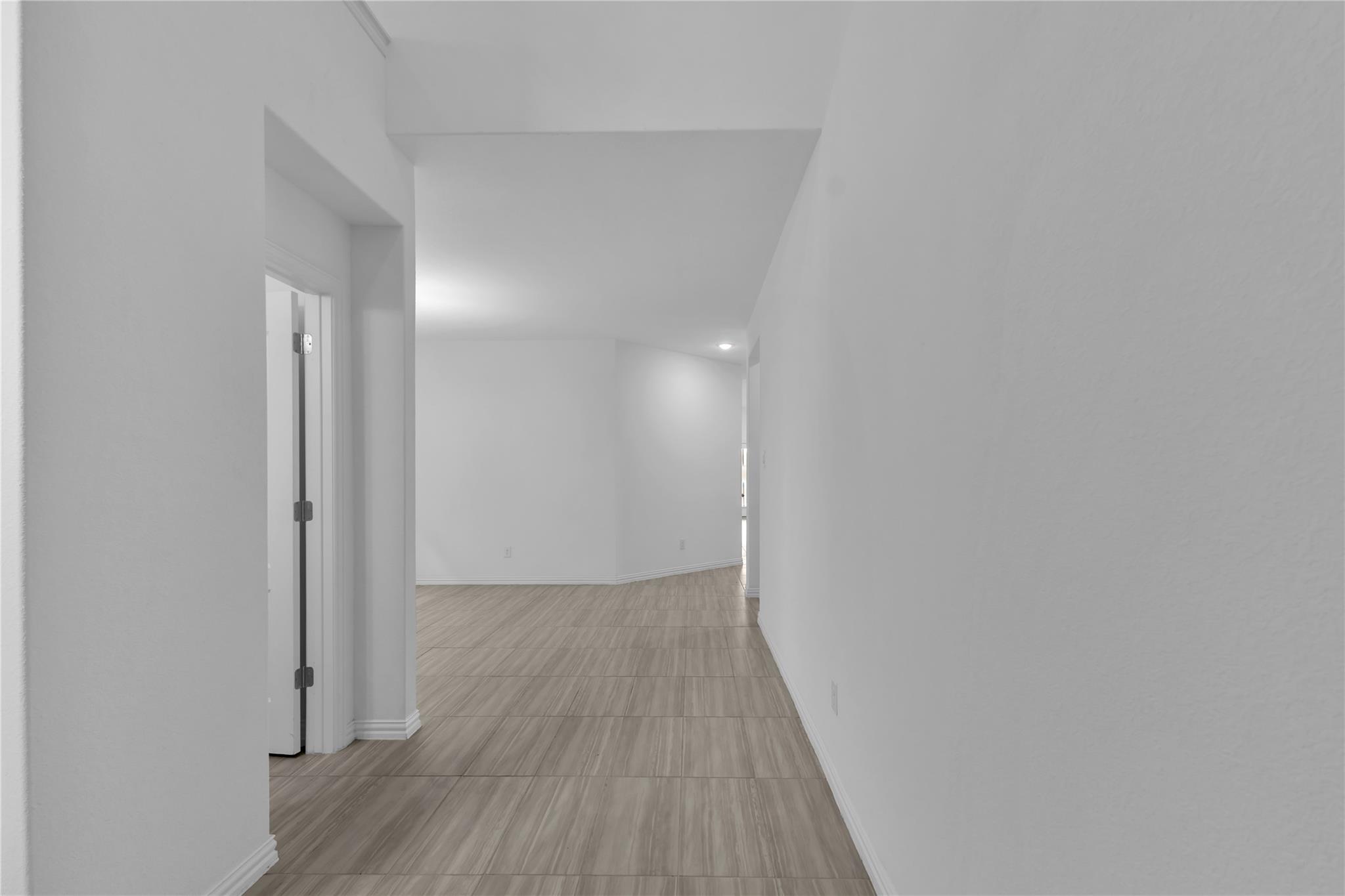 617  Silent Creek Cv, photo 4