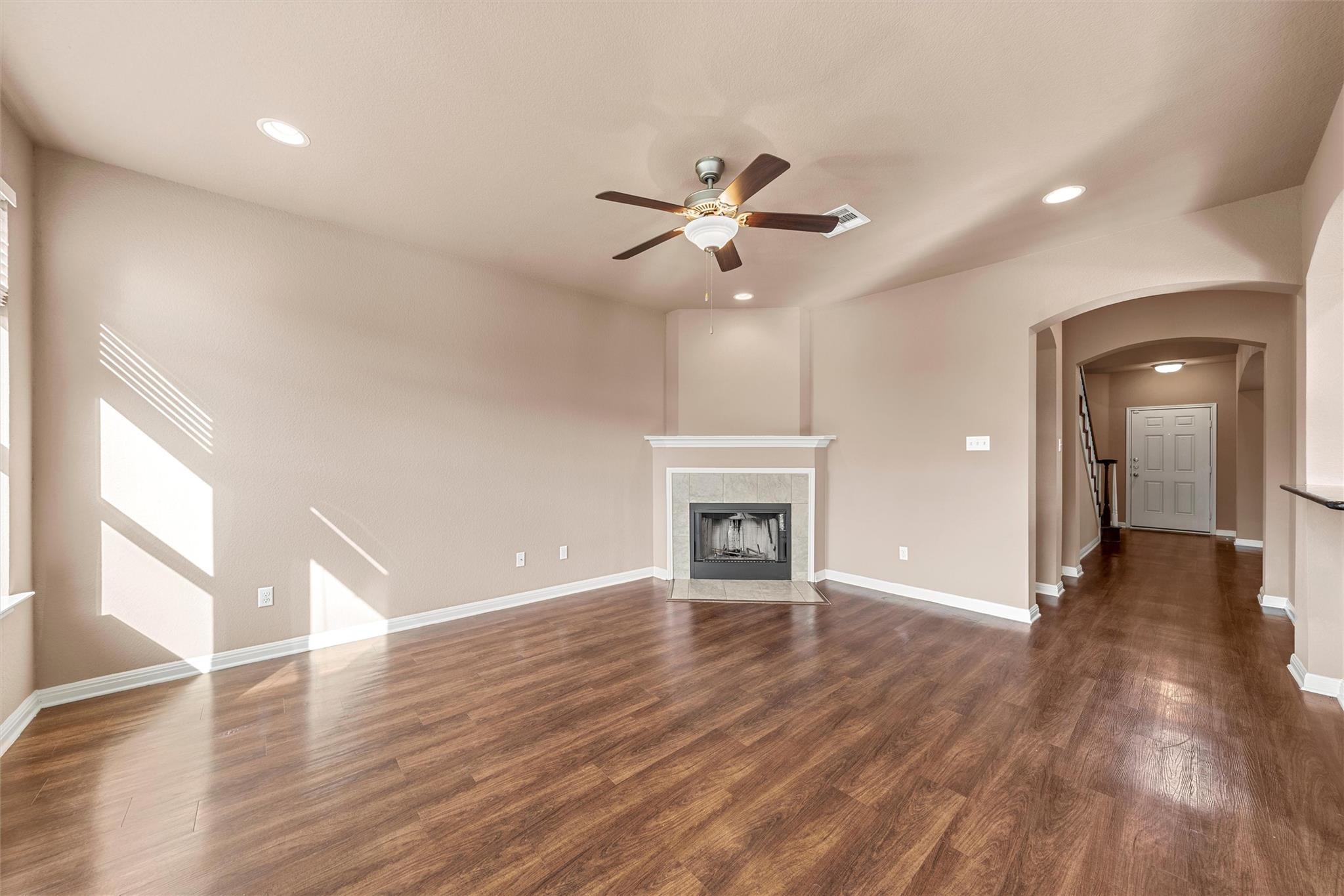 3416  Greyfriar Dr, photo 2