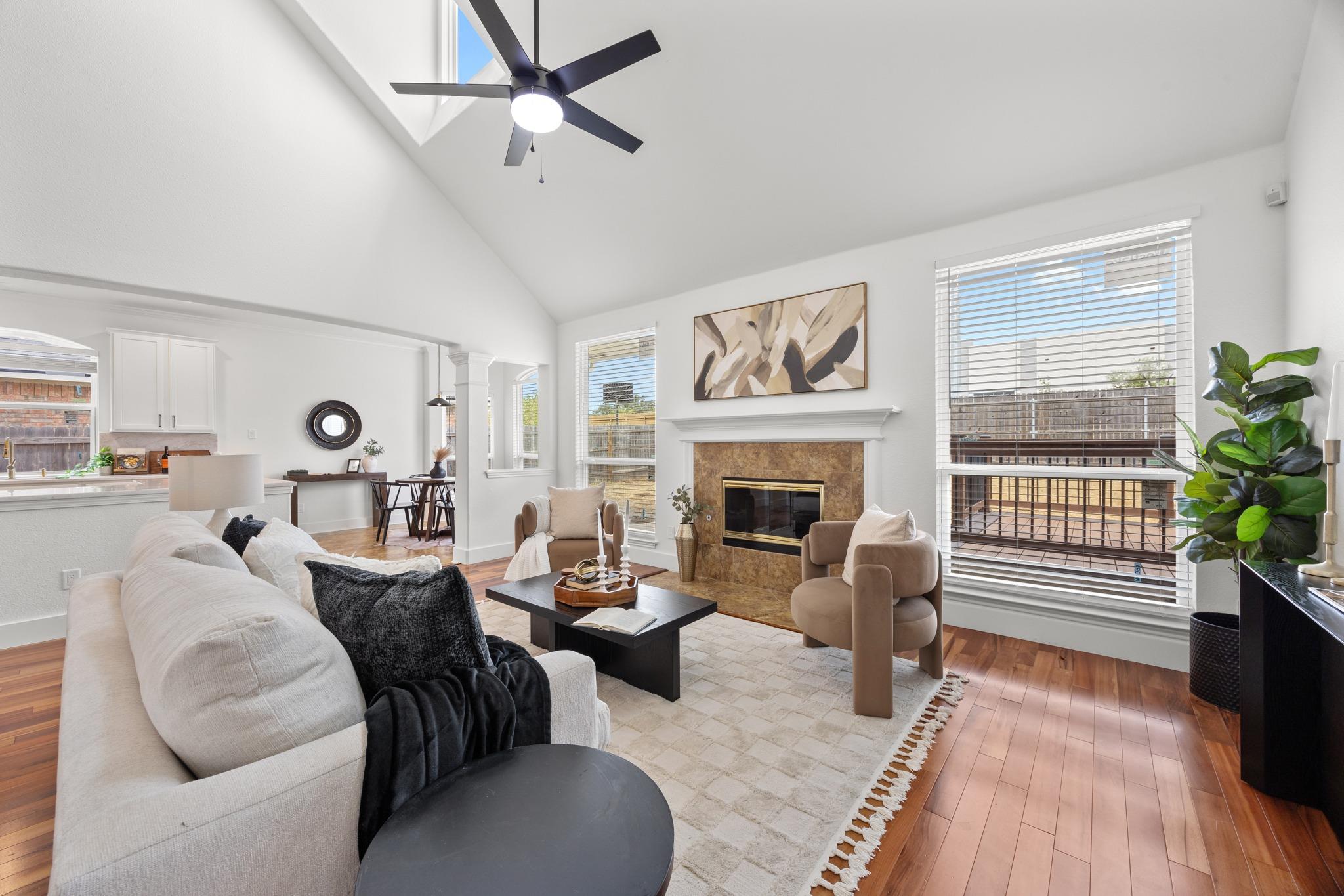 1245  Lacey Oak Loop, photo 2