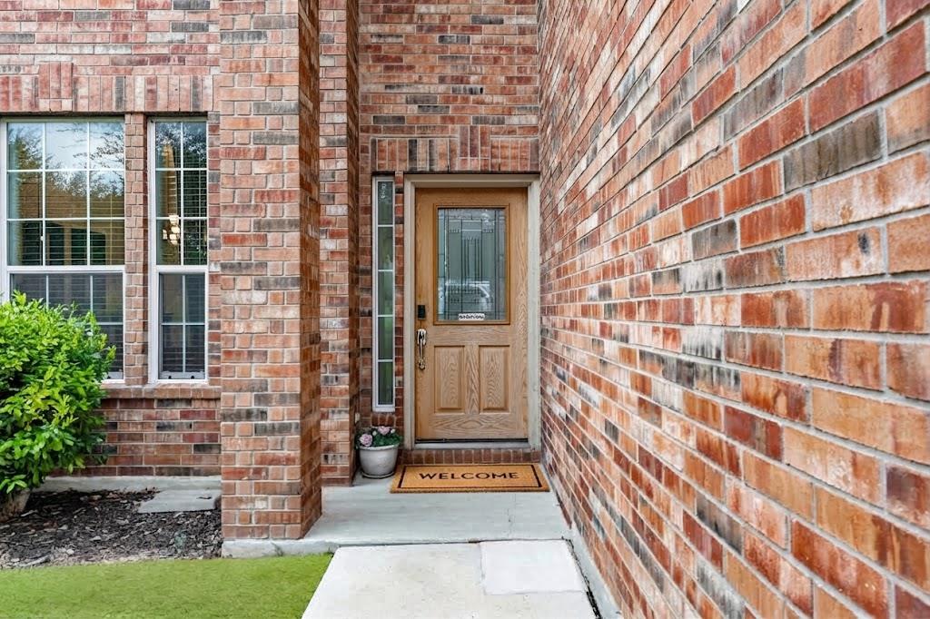 145  Paddington Dr, photo 3