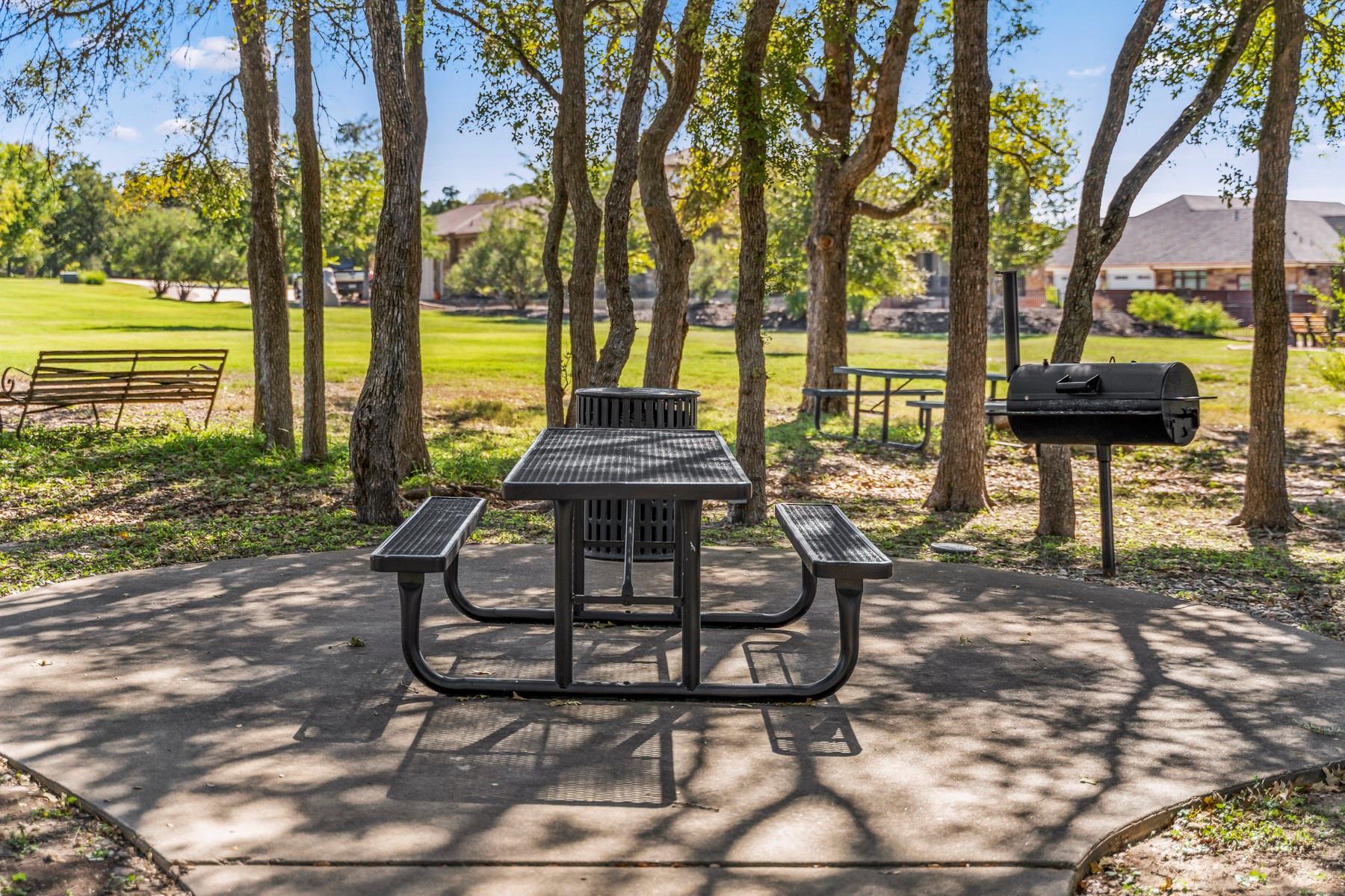 144 William Hersee Dr photo 7