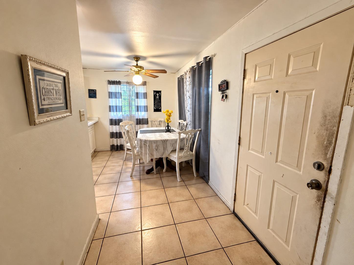 1210  Delano St, photo 5