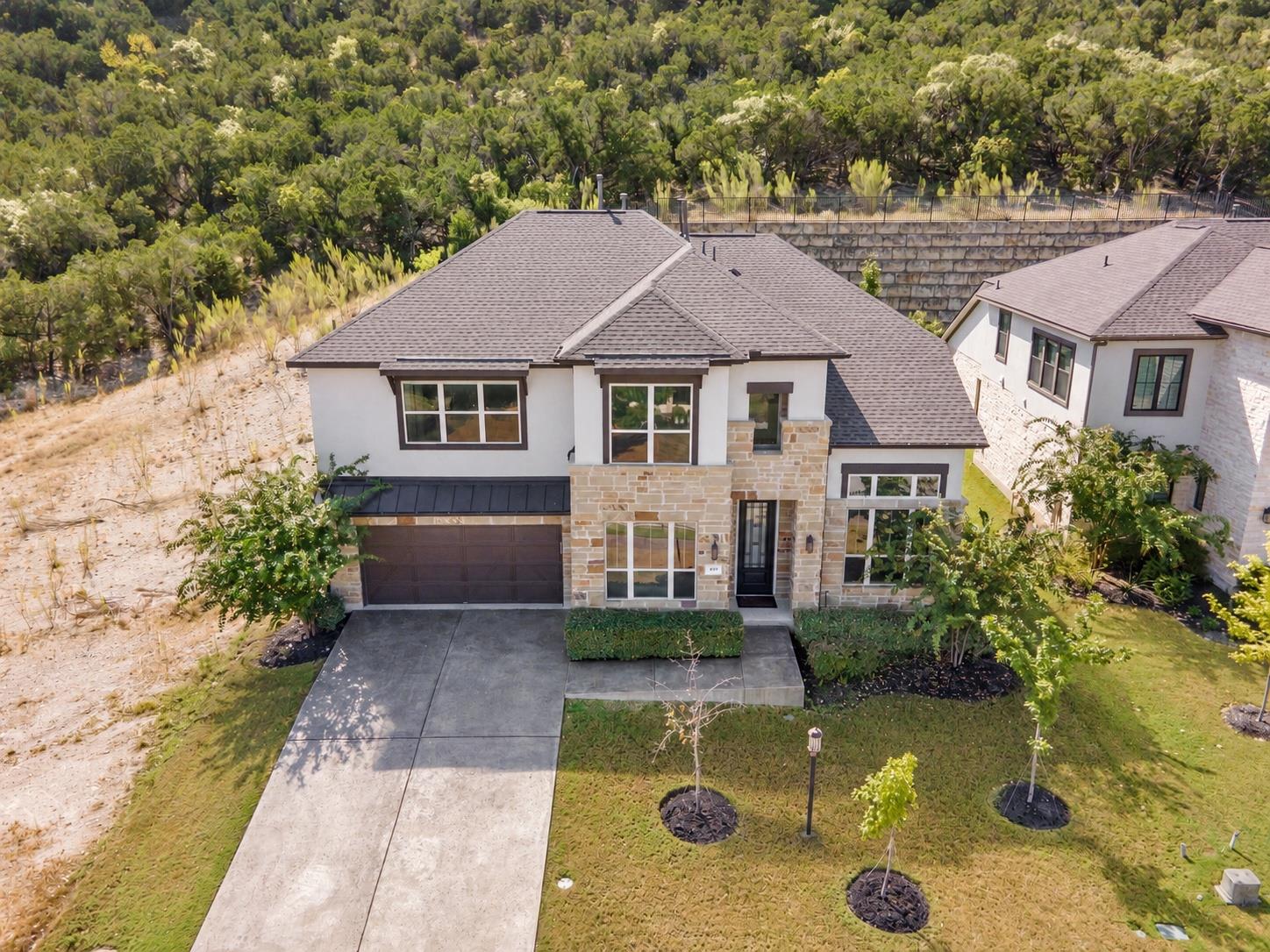 499  Anfield Cir, photo 2