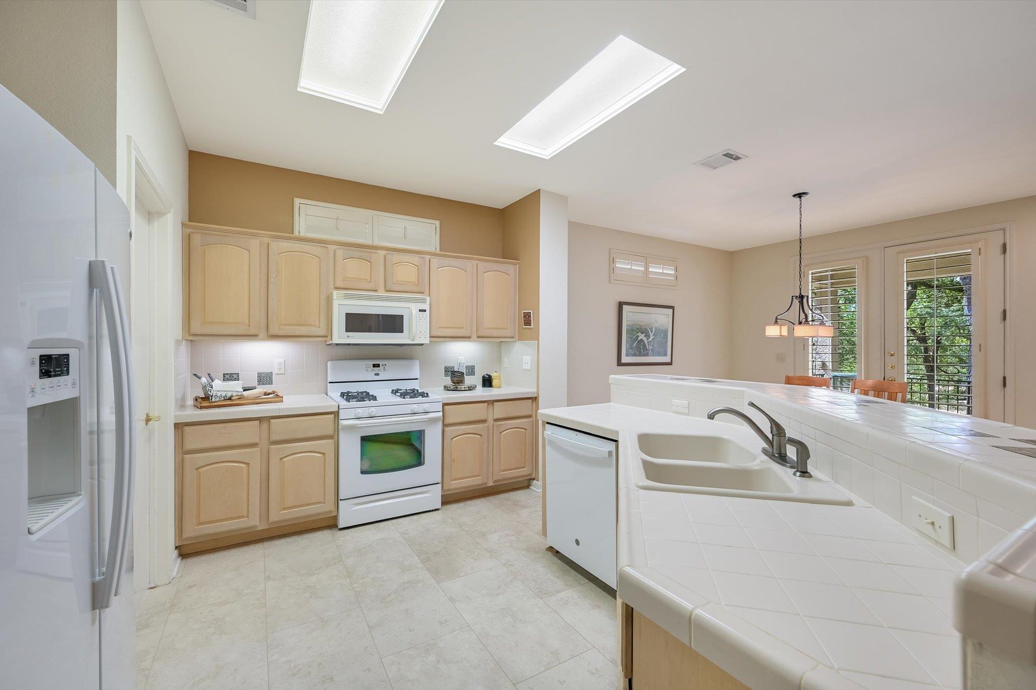 112  Warbler Way, photo 9