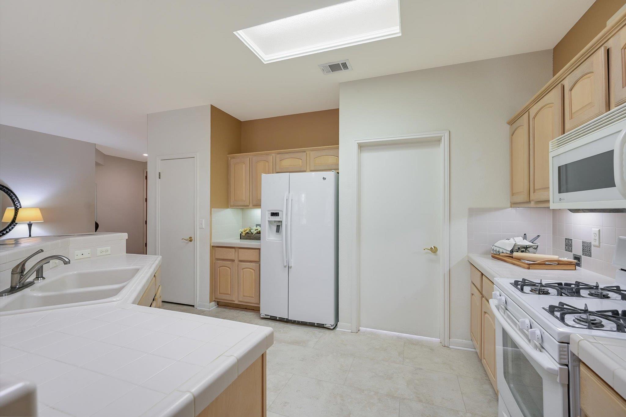 112  Warbler Way, photo 10