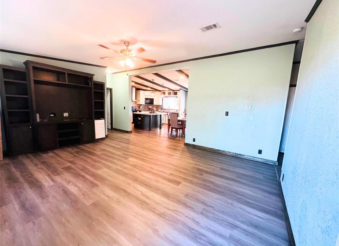 2130  Mathias Ln, photo 3