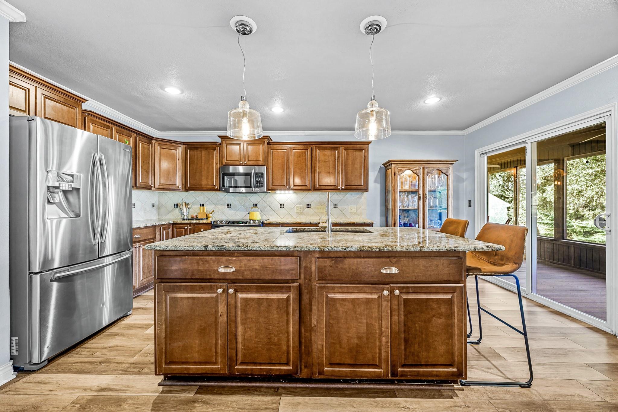 21206  National Dr, photo 12