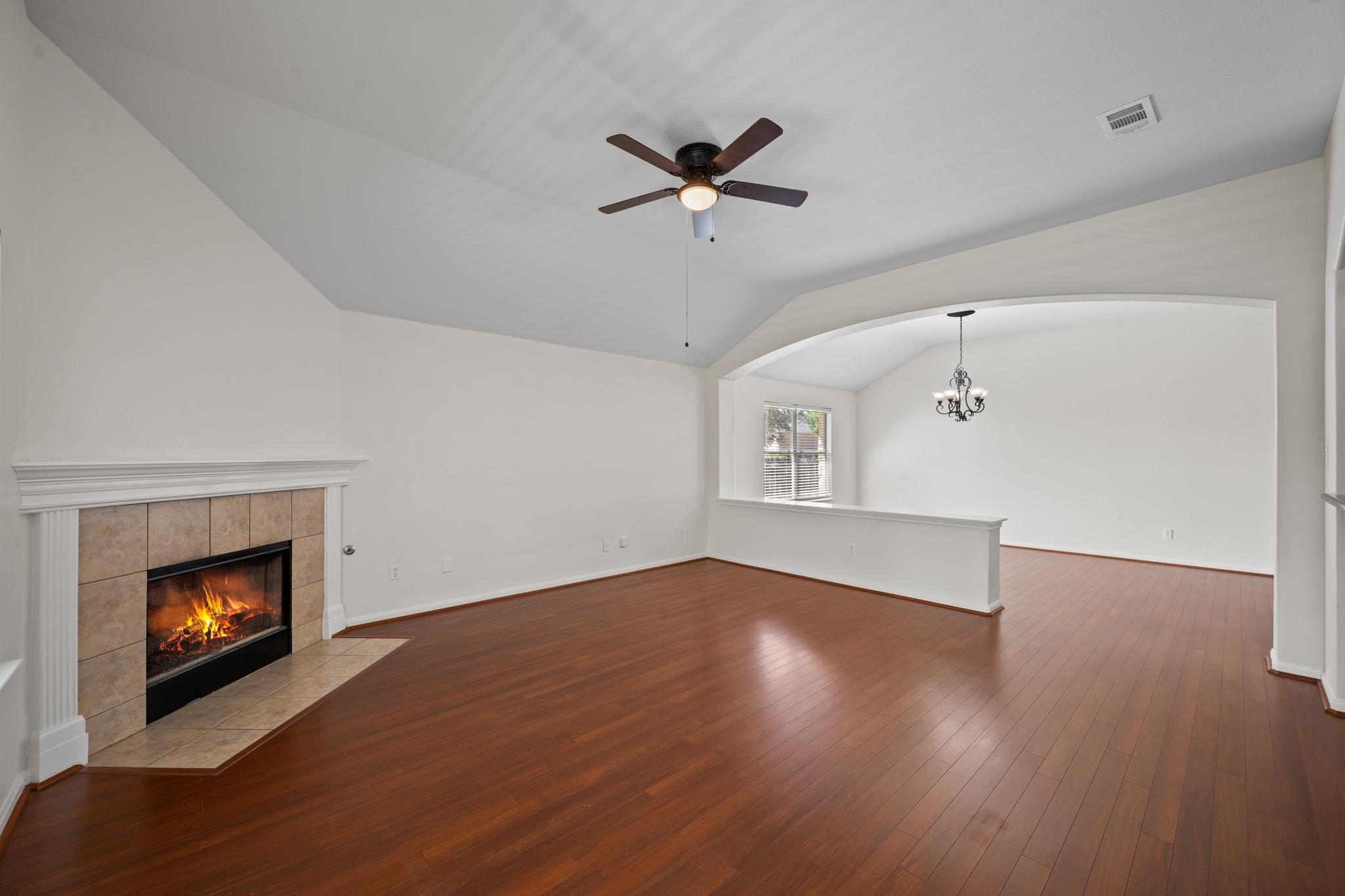 882  Shadow Creek Blvd, photo 4