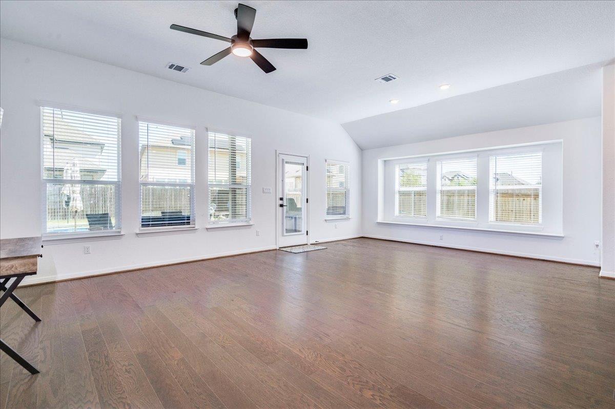 112  Ray Ct, photo 11