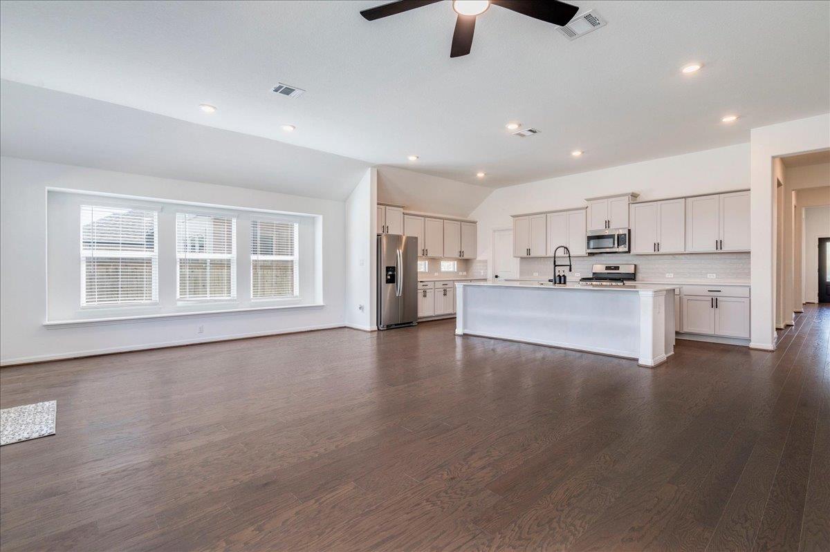 112  Ray Ct, photo 8