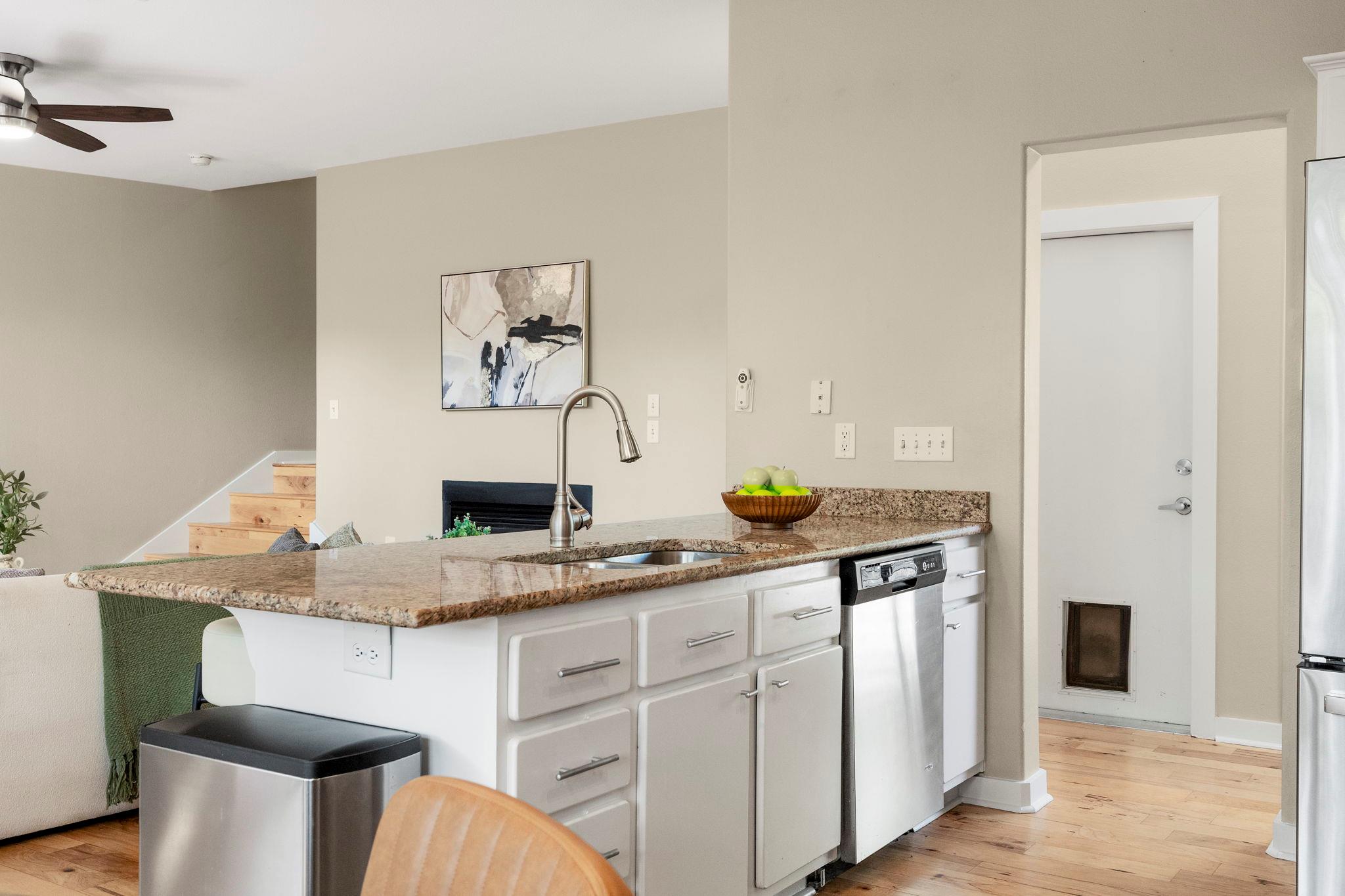 2114  Goodrich Ave  #7, photo 4