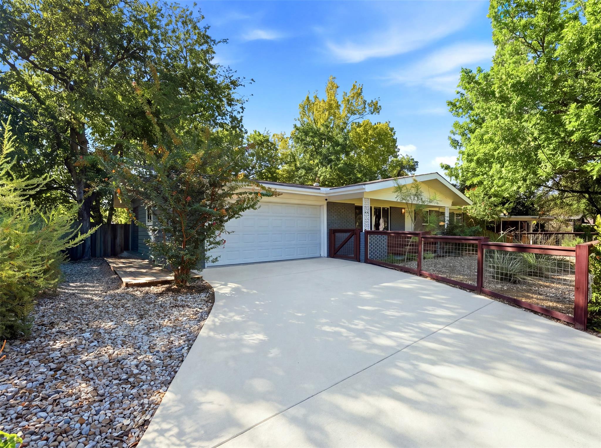 5607  Berkman Dr, photo 3