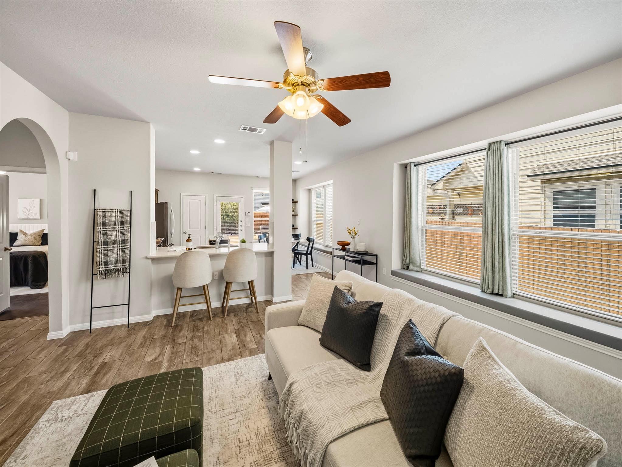 8149  Daisy Cutter Xing, photo 10