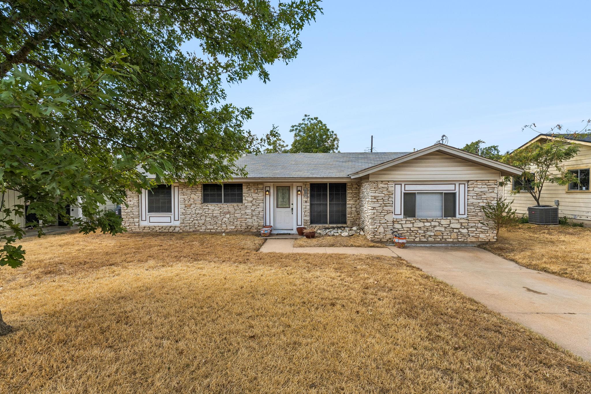 6904  Miranda Dr, photo 2