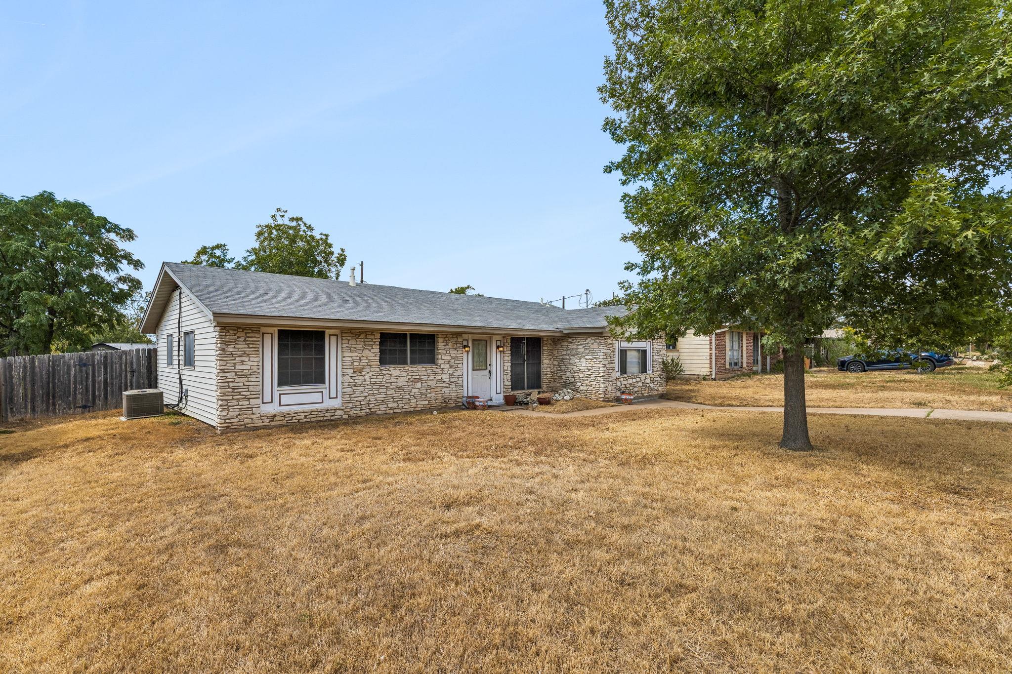 6904  Miranda Dr, photo 3