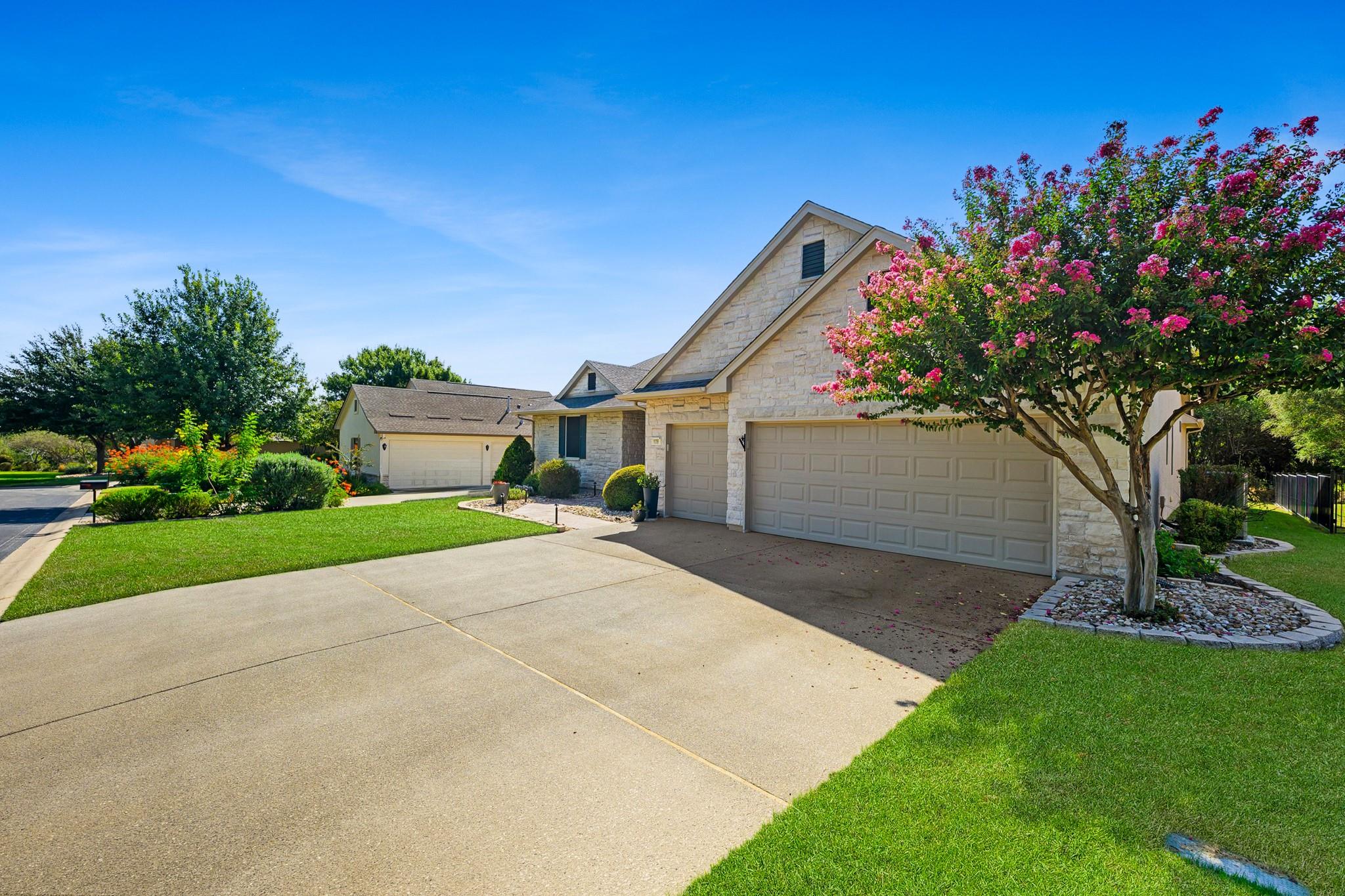 109  Goldenrod Way, photo 3