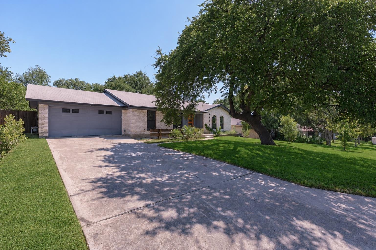 1300  Old Cedar Ln, photo 4