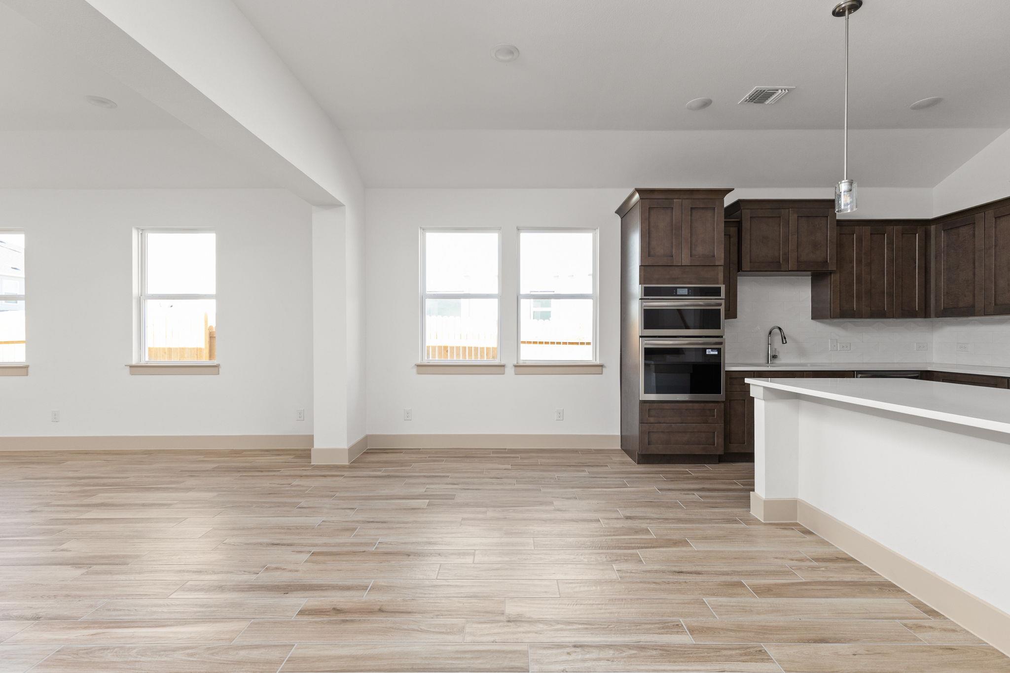 19100  Ariel Elena Way, photo 12