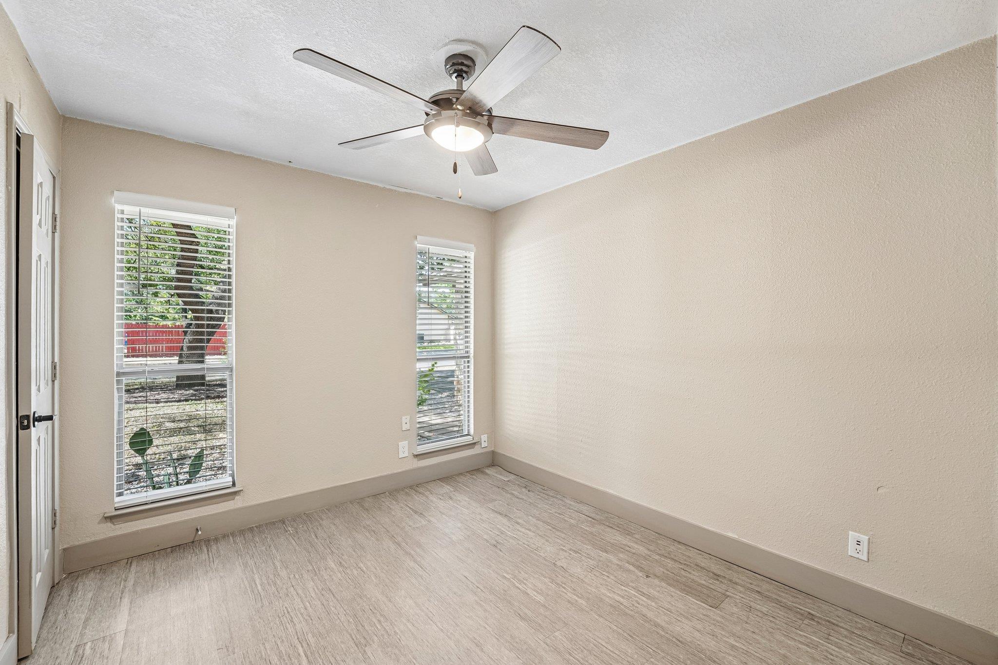 704  Buckingham Pl, photo 11
