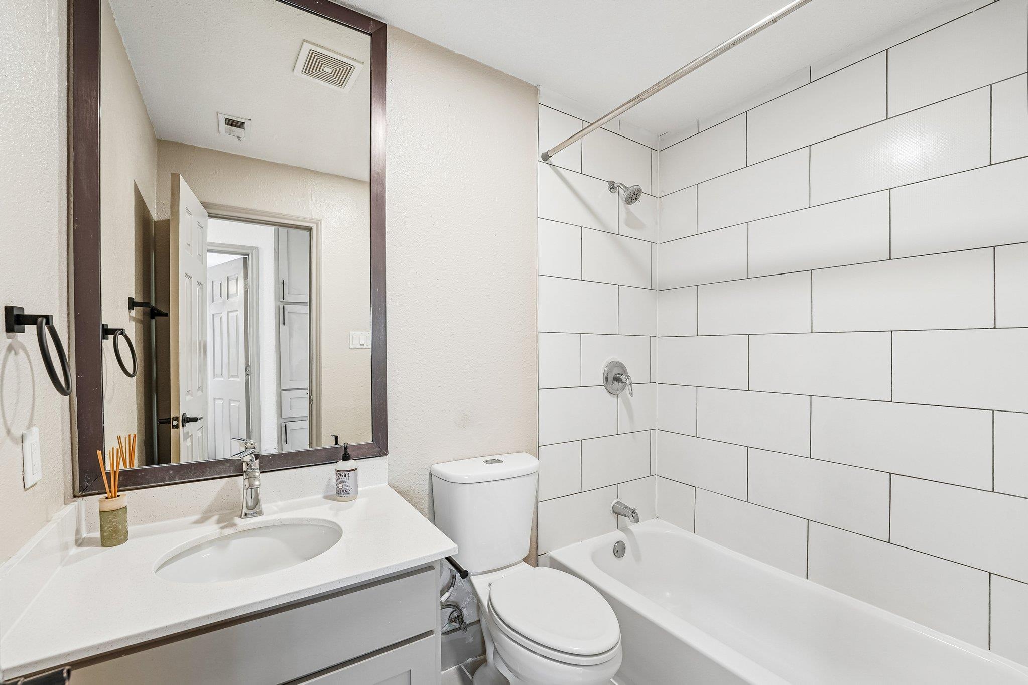 704  Buckingham Pl, photo 12