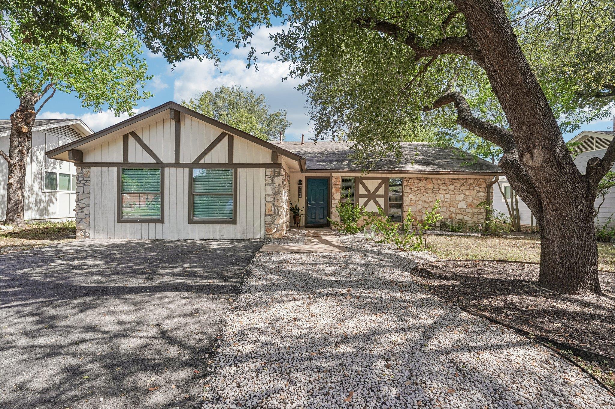 704  Buckingham Pl, photo 7