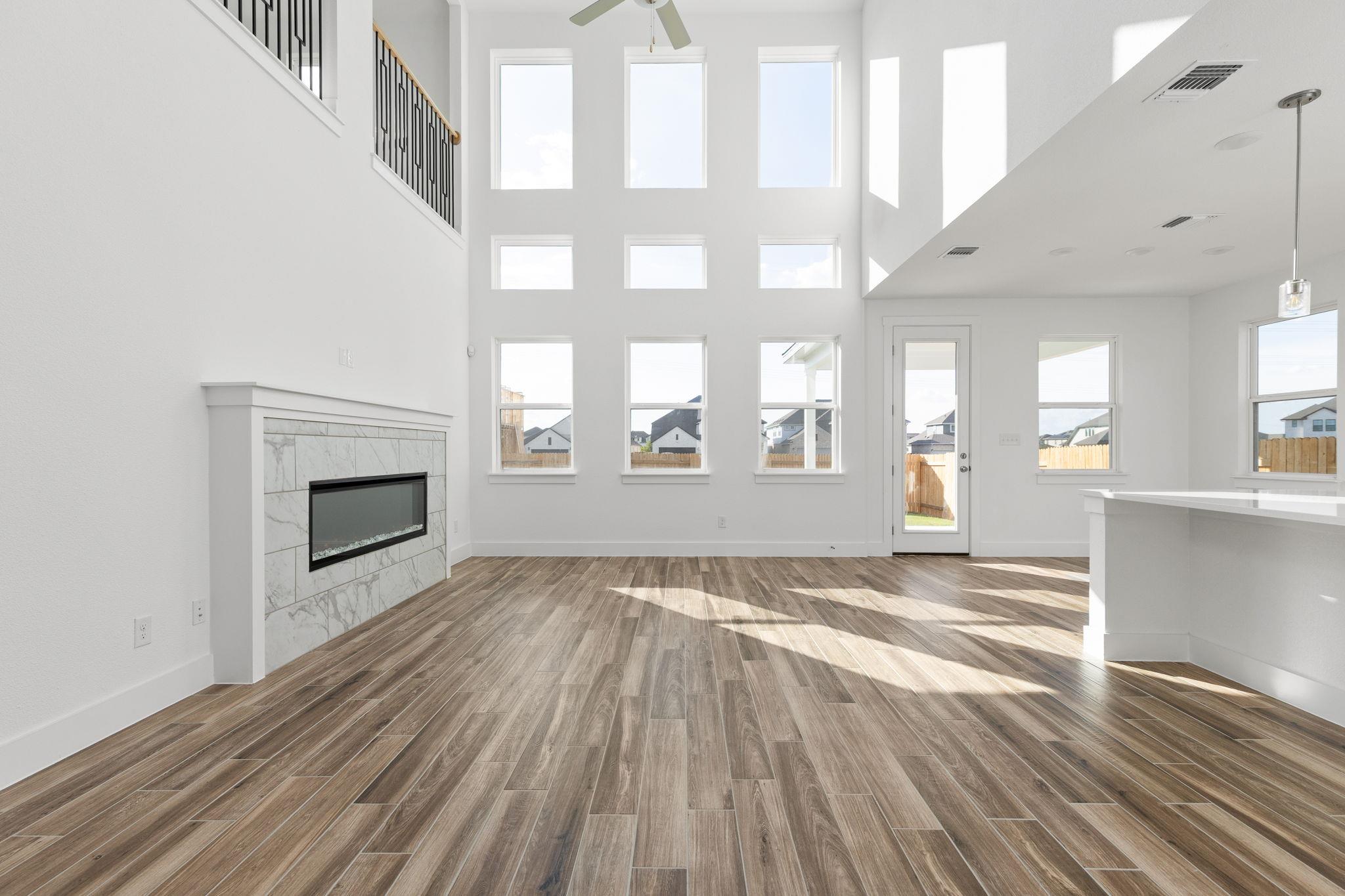 19124  Ariel Elena Way, photo 6
