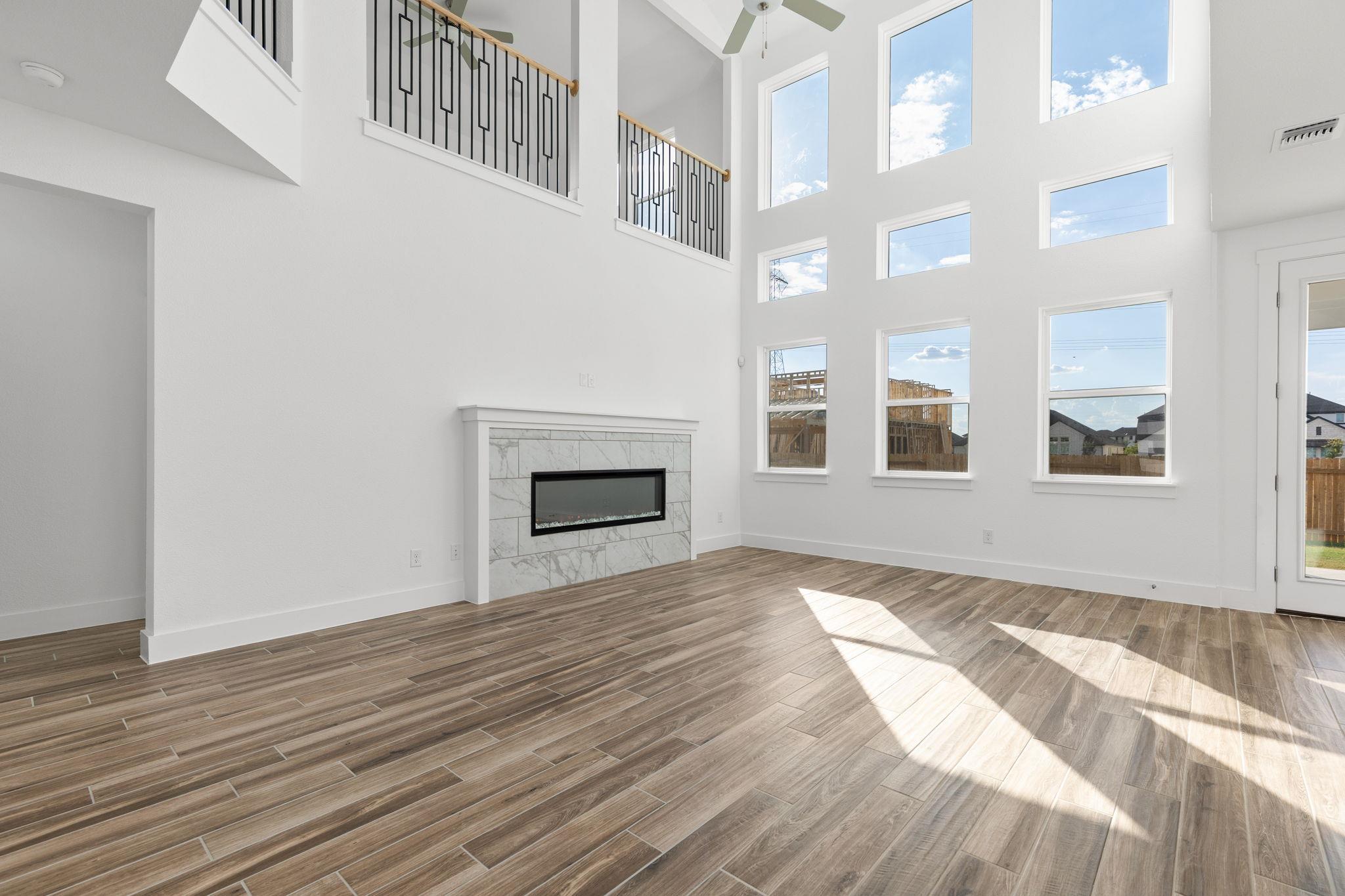 19124  Ariel Elena Way, photo 7
