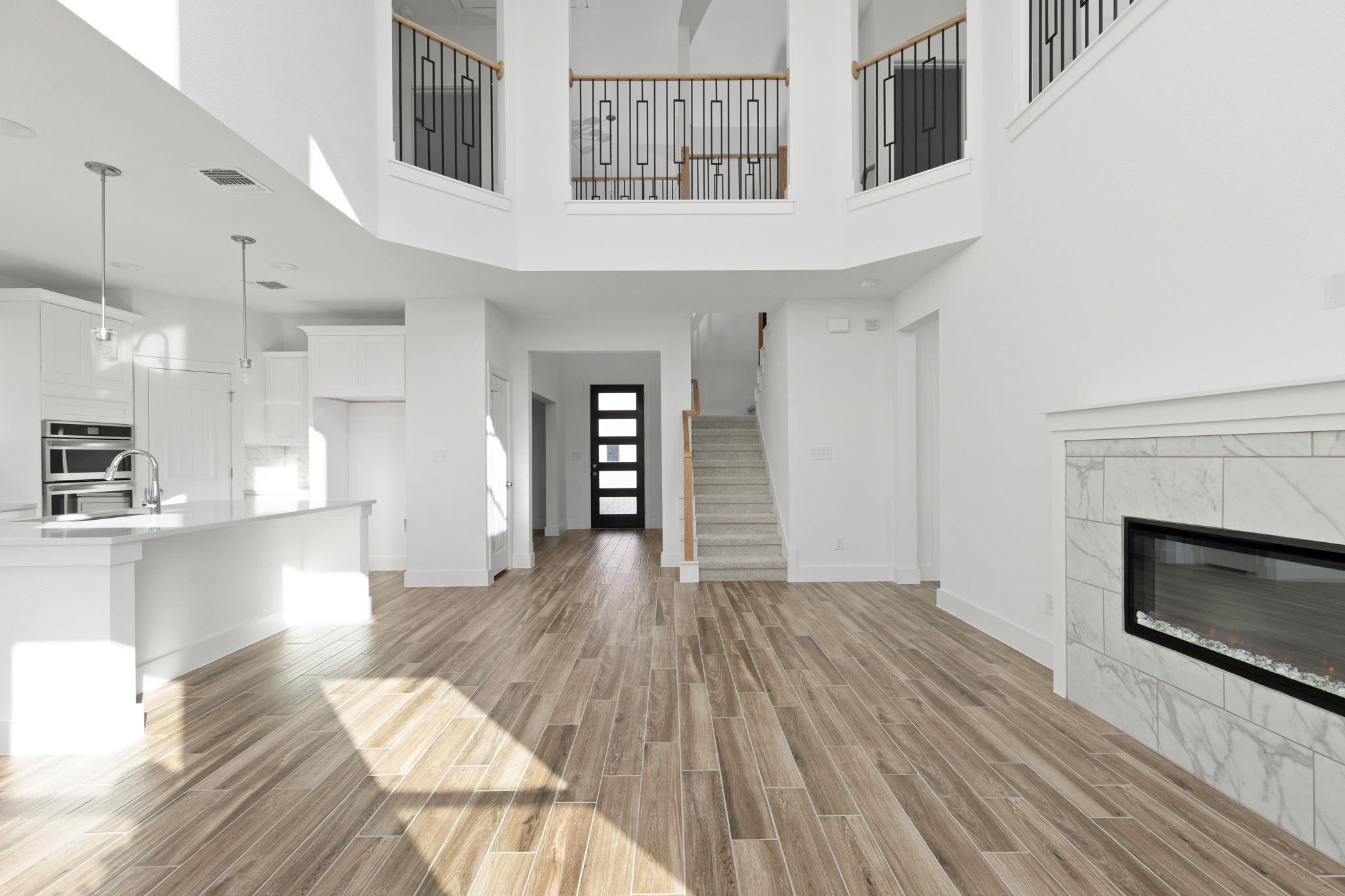 19124  Ariel Elena Way, photo 10