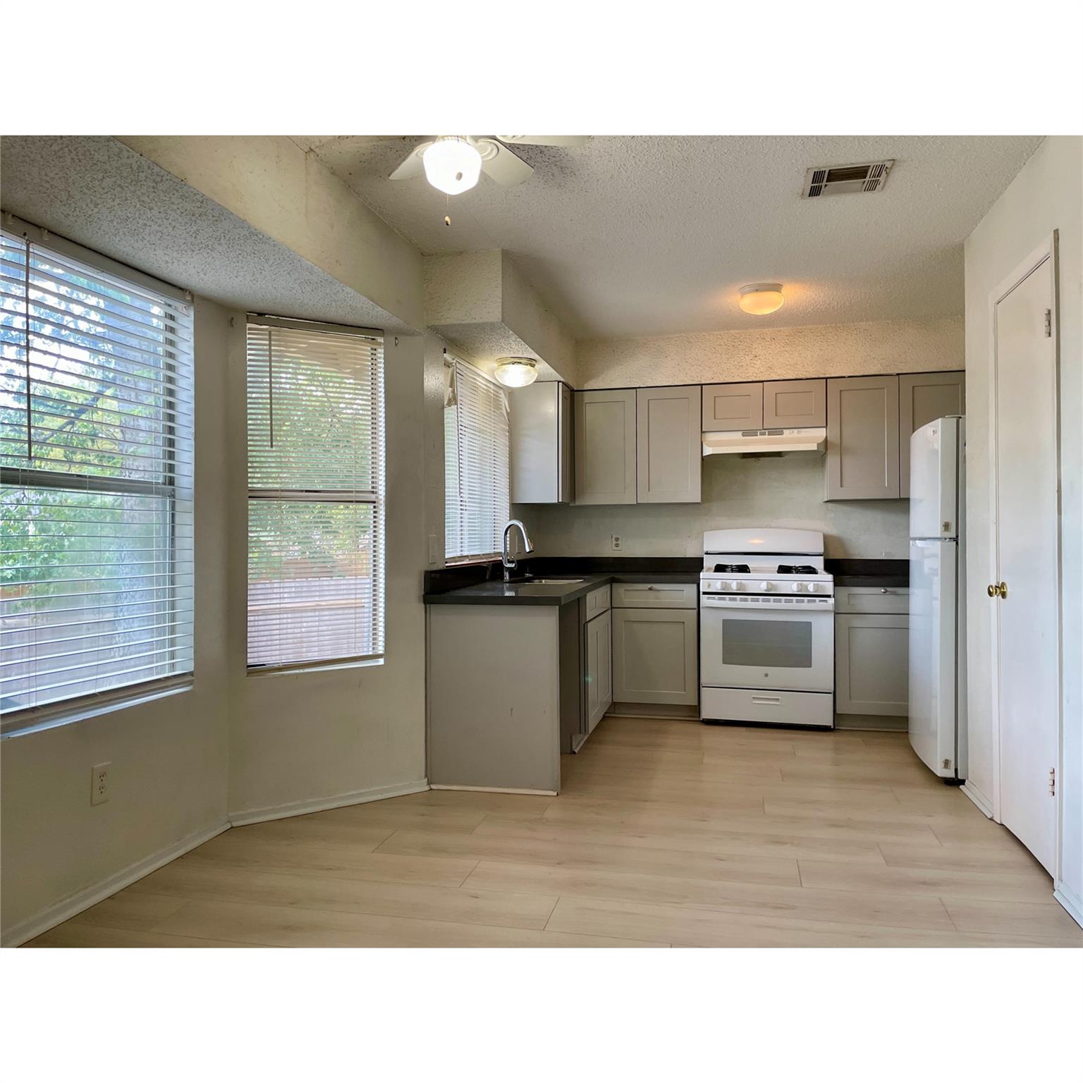 5507  Fence Row, photo 12